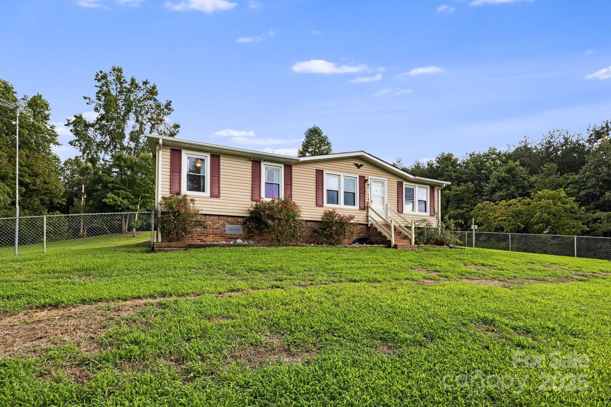 2490 Painters Gap Road Property Photo 3