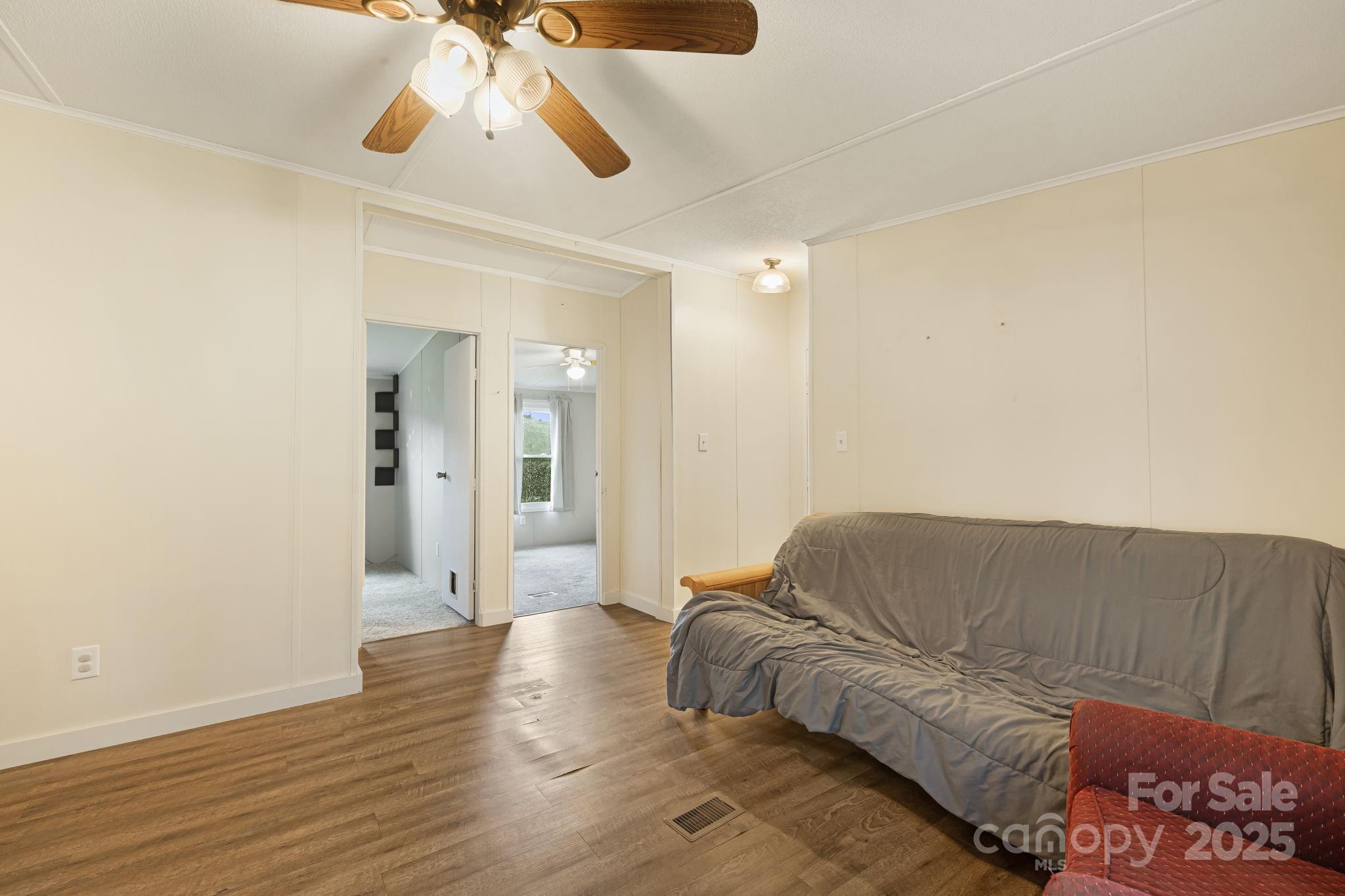 2490 Painters Gap Road Property Photo 8