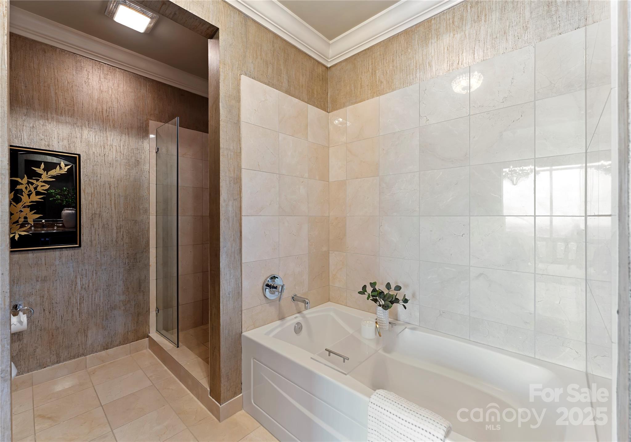 215 N Pine Street 4301/4302 Property Photo 11