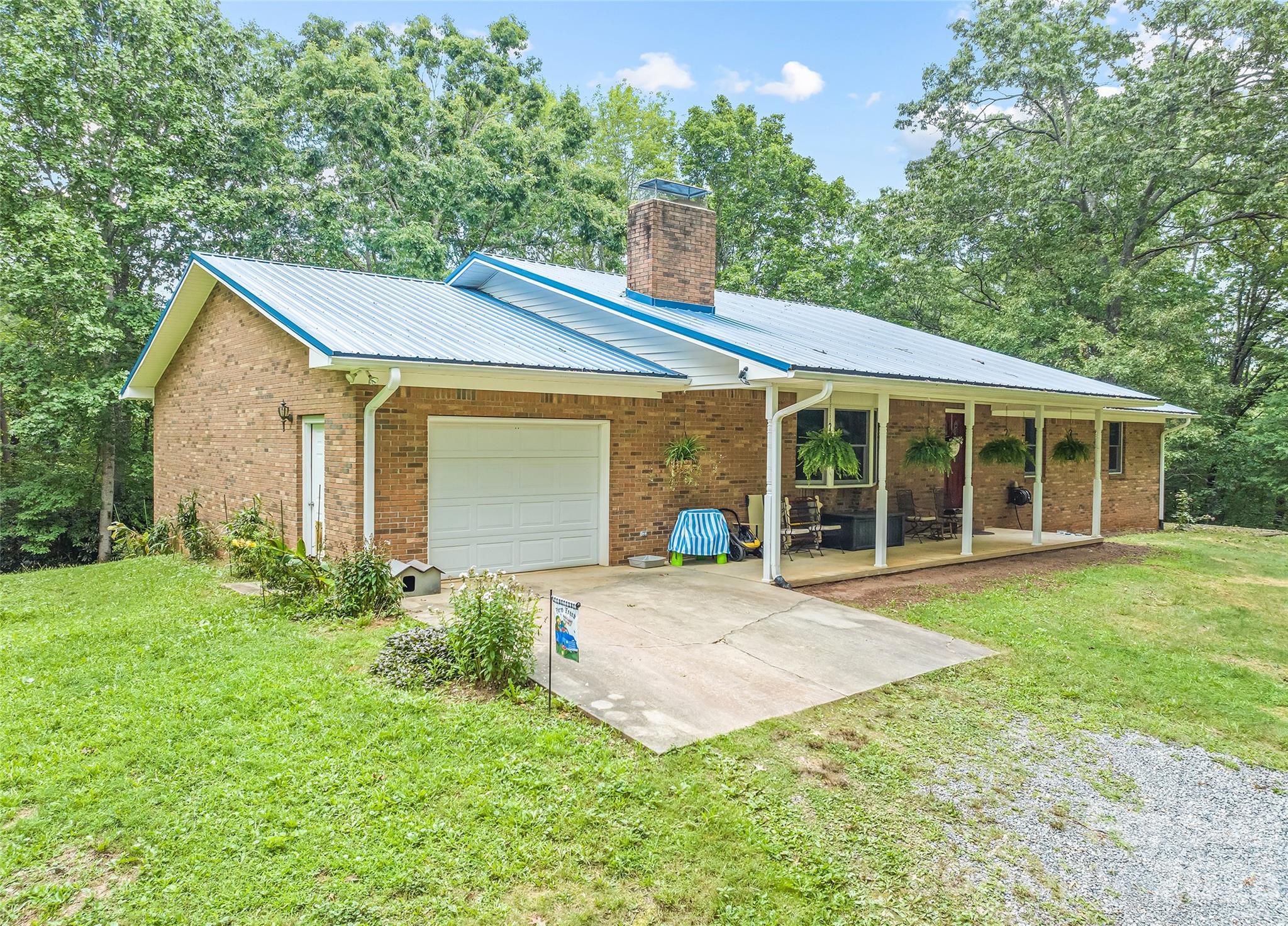 400 Sunset Heights Property Photo 1