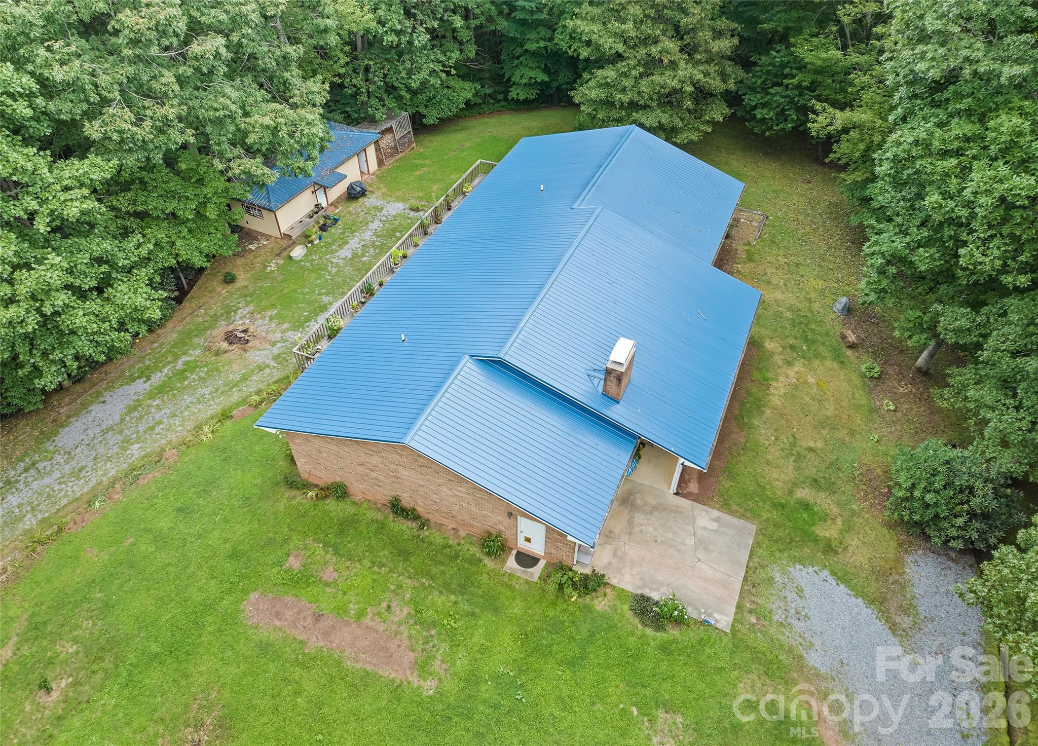 400 Sunset Heights Property Photo 8