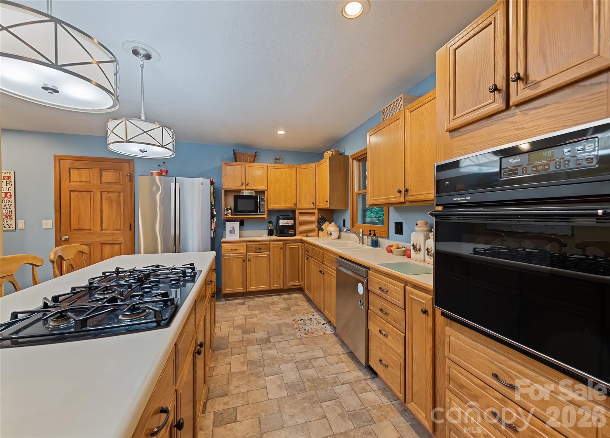 400 Sunset Heights Property Photo 15