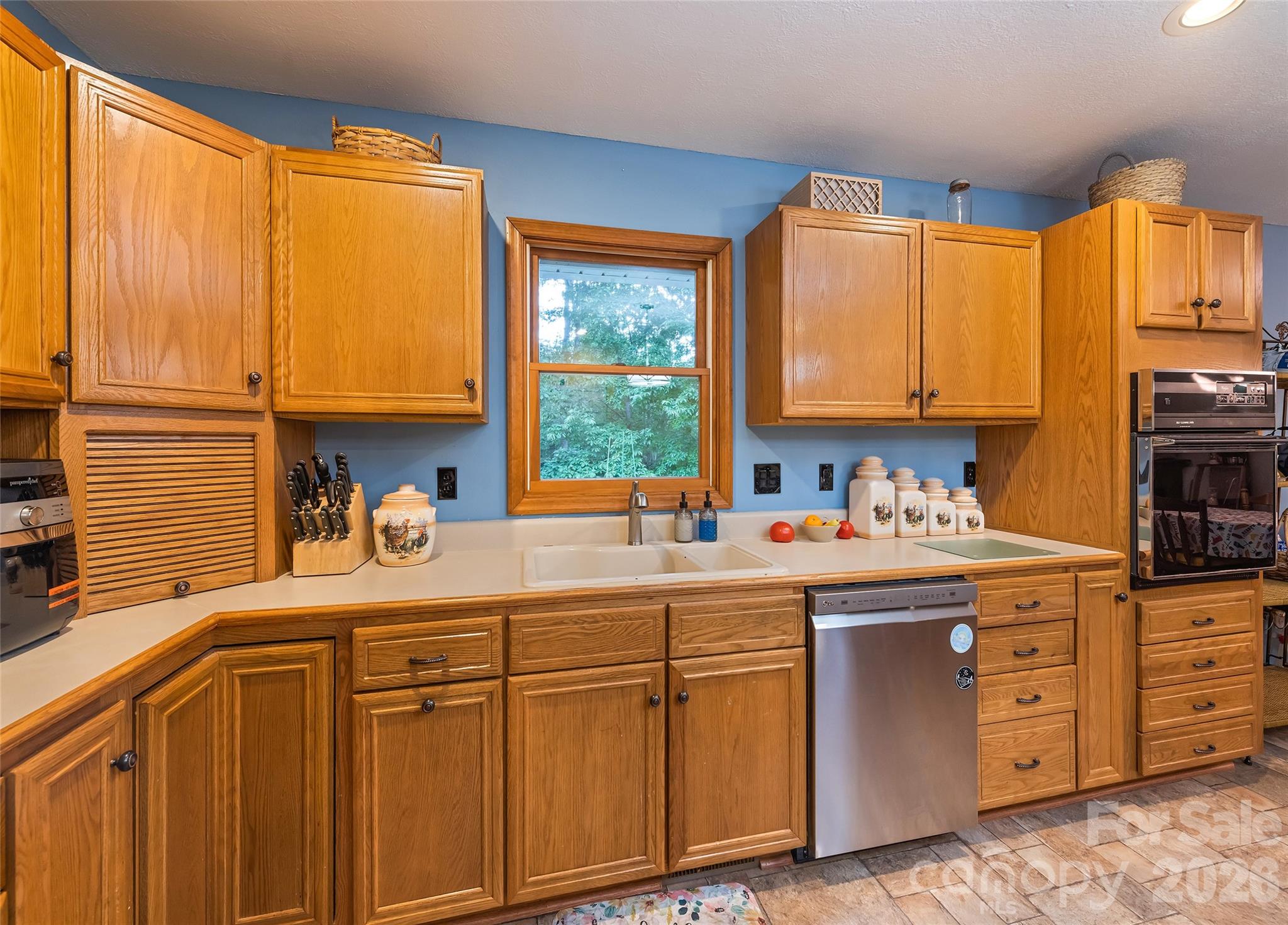 400 Sunset Heights Property Photo 16