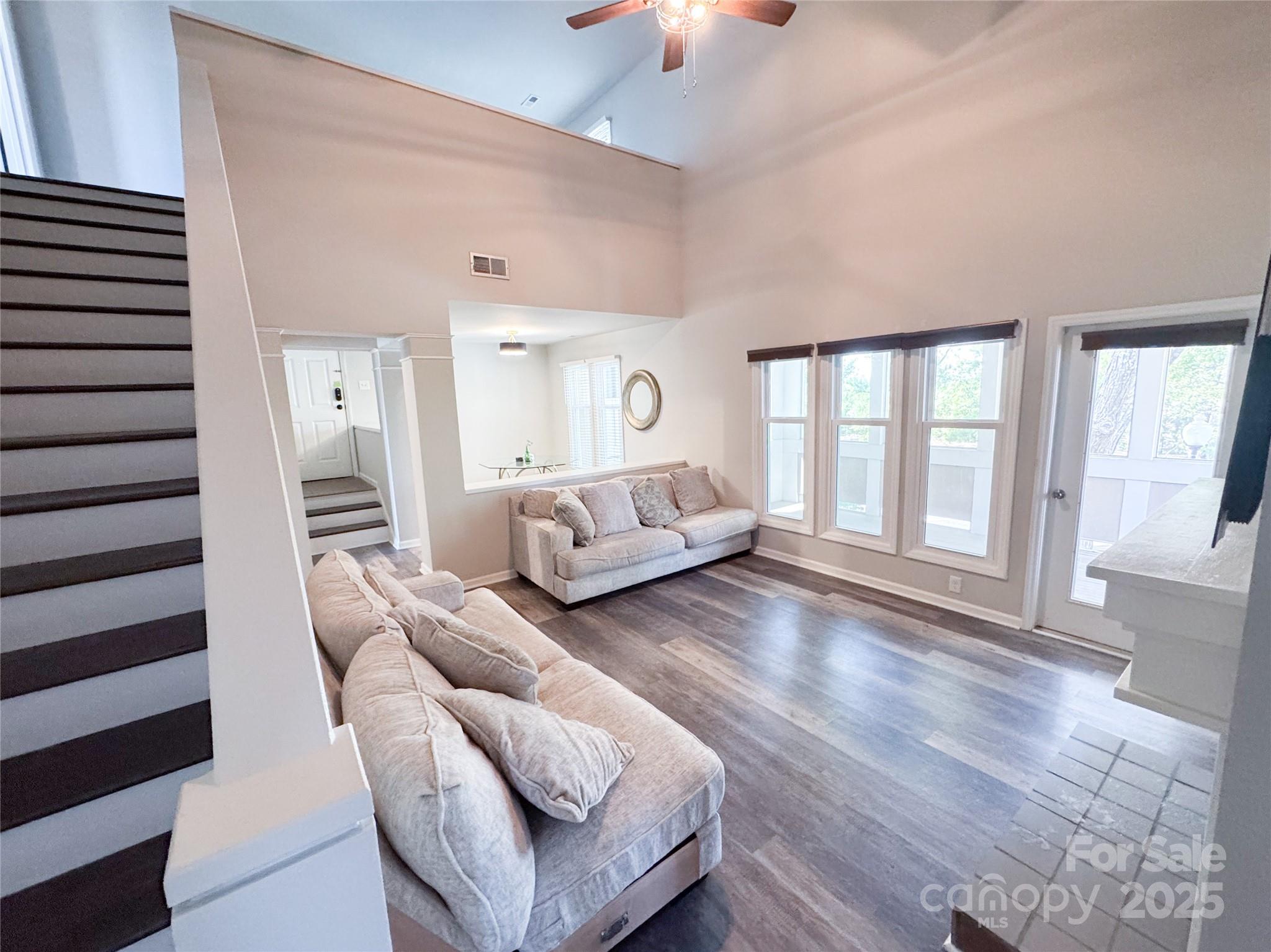 9211 Ravenwing Drive 9211 Property Photo 2