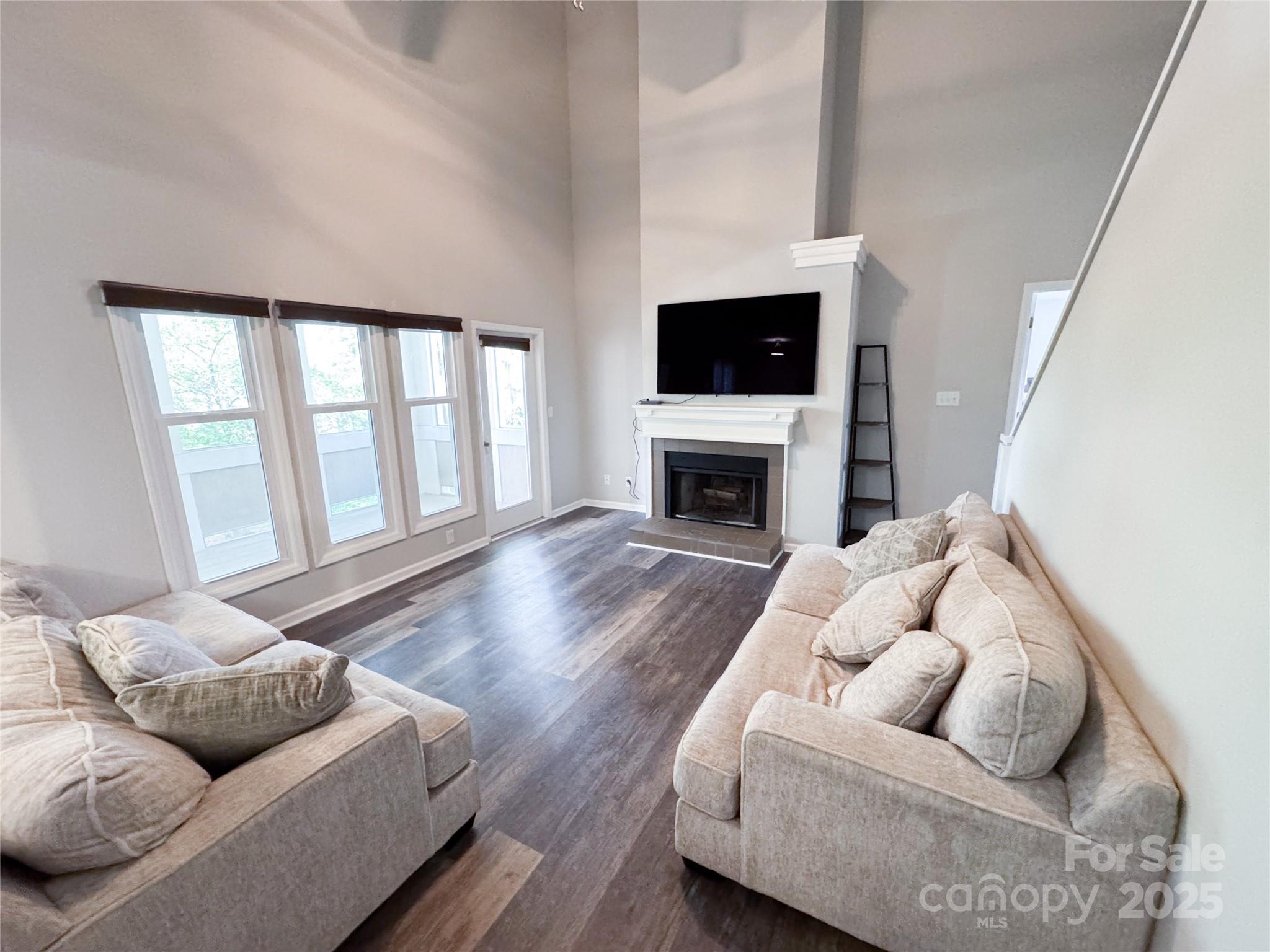 9211 Ravenwing Drive 9211 Property Photo 3