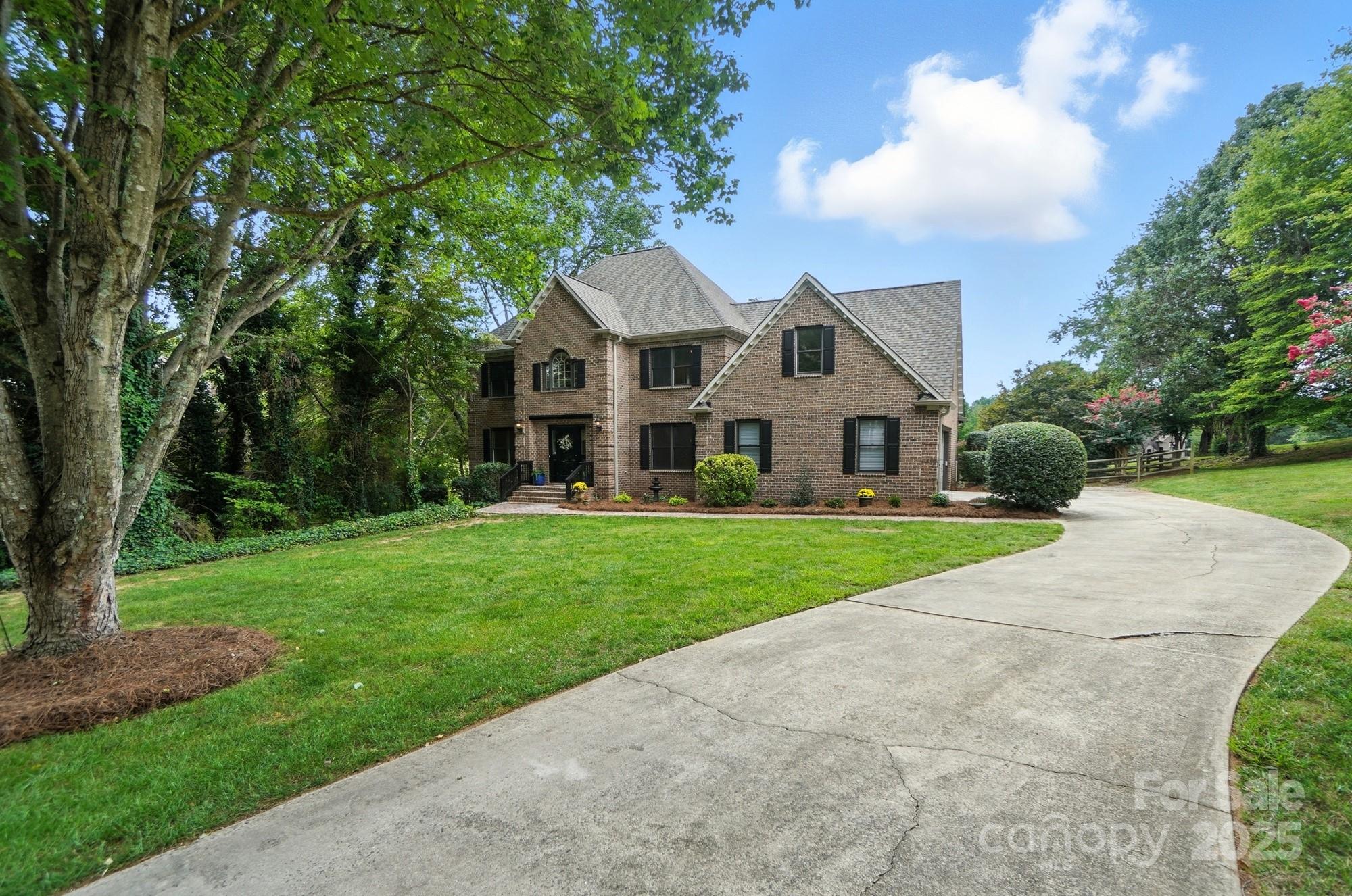 147 Old Squaw Road Property Photo 1