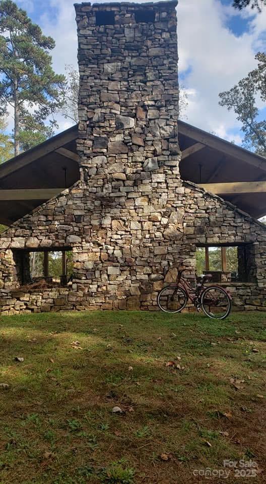 68 Lakeside Trail 68 Property Photo 5