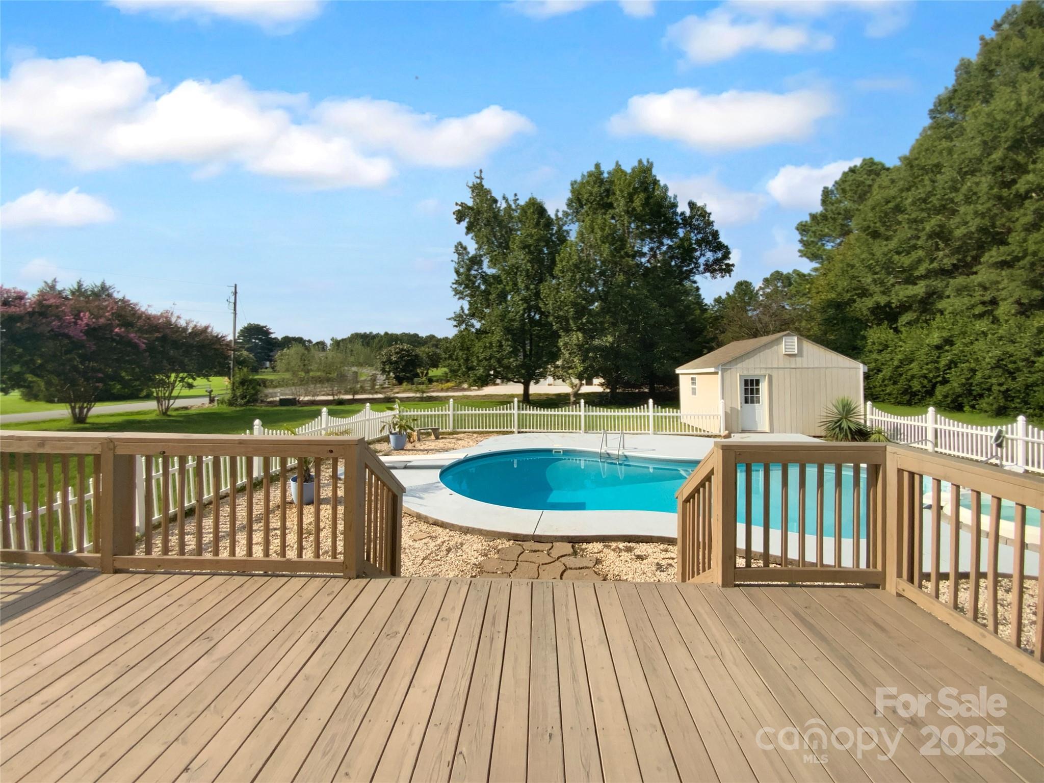 101 Chippewa Trail Property Photo 3