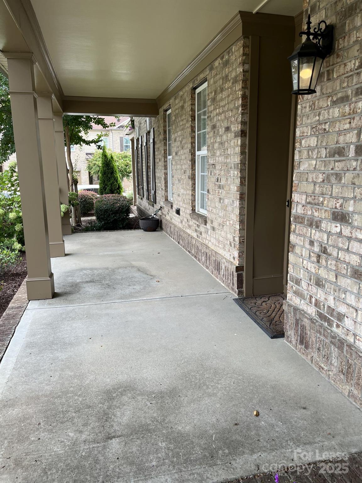 2207 Eversham Drive Property Photo 2