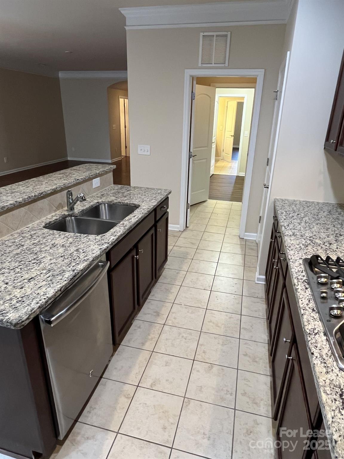 2207 Eversham Drive Property Photo 11