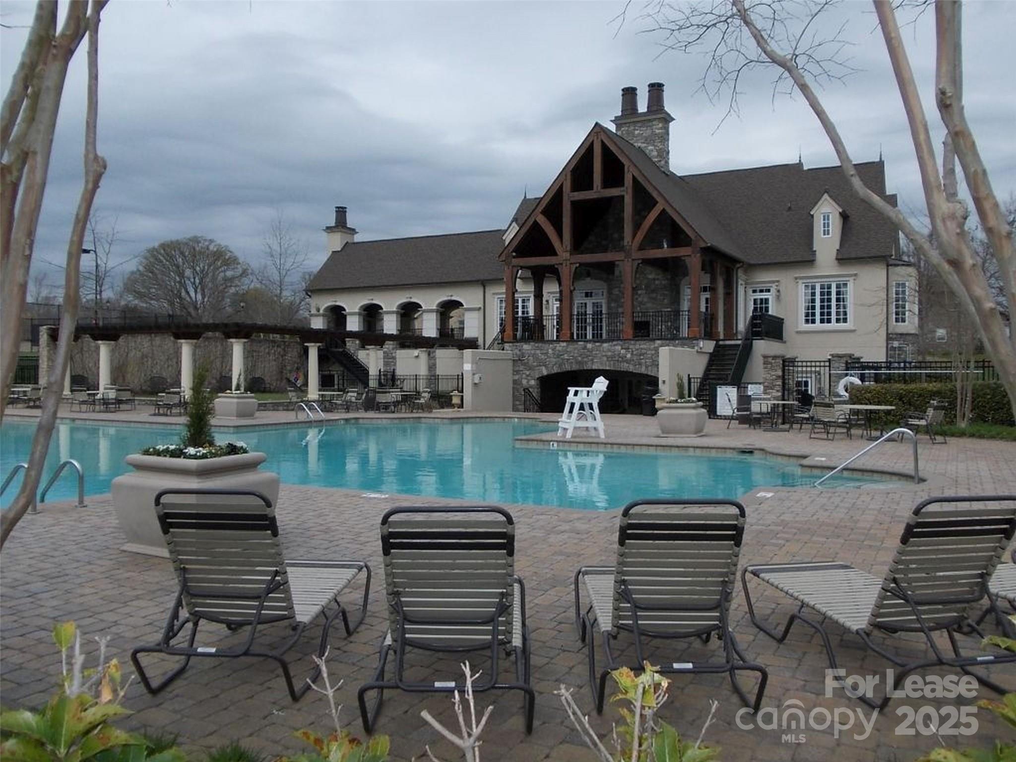 2207 Eversham Drive Property Photo 32