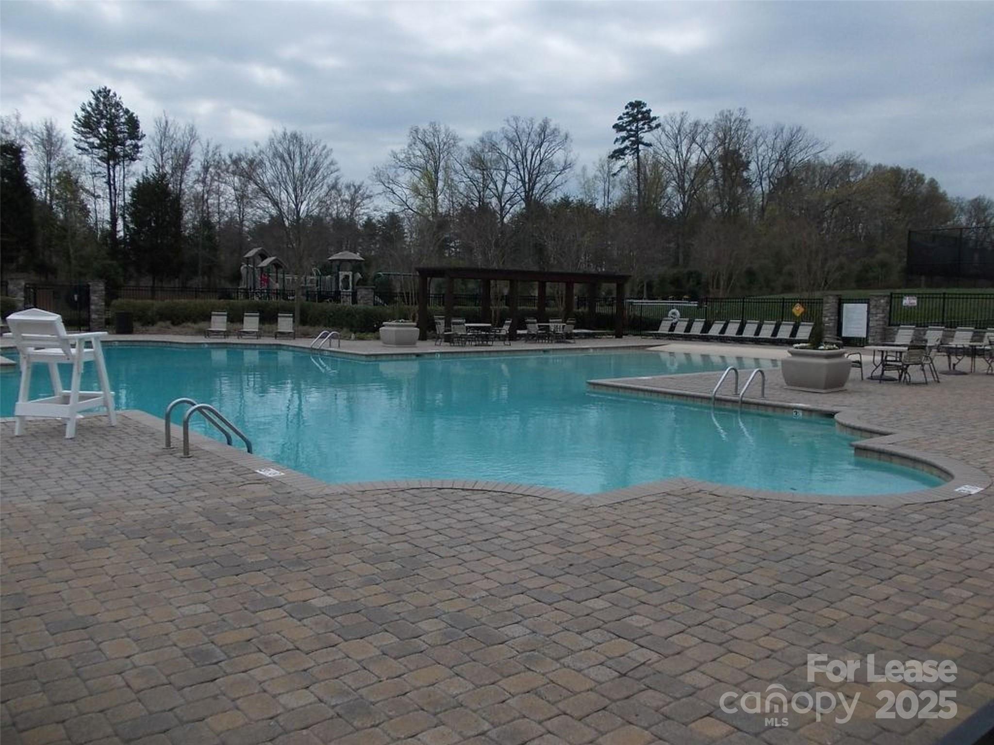 2207 Eversham Drive Property Photo 33