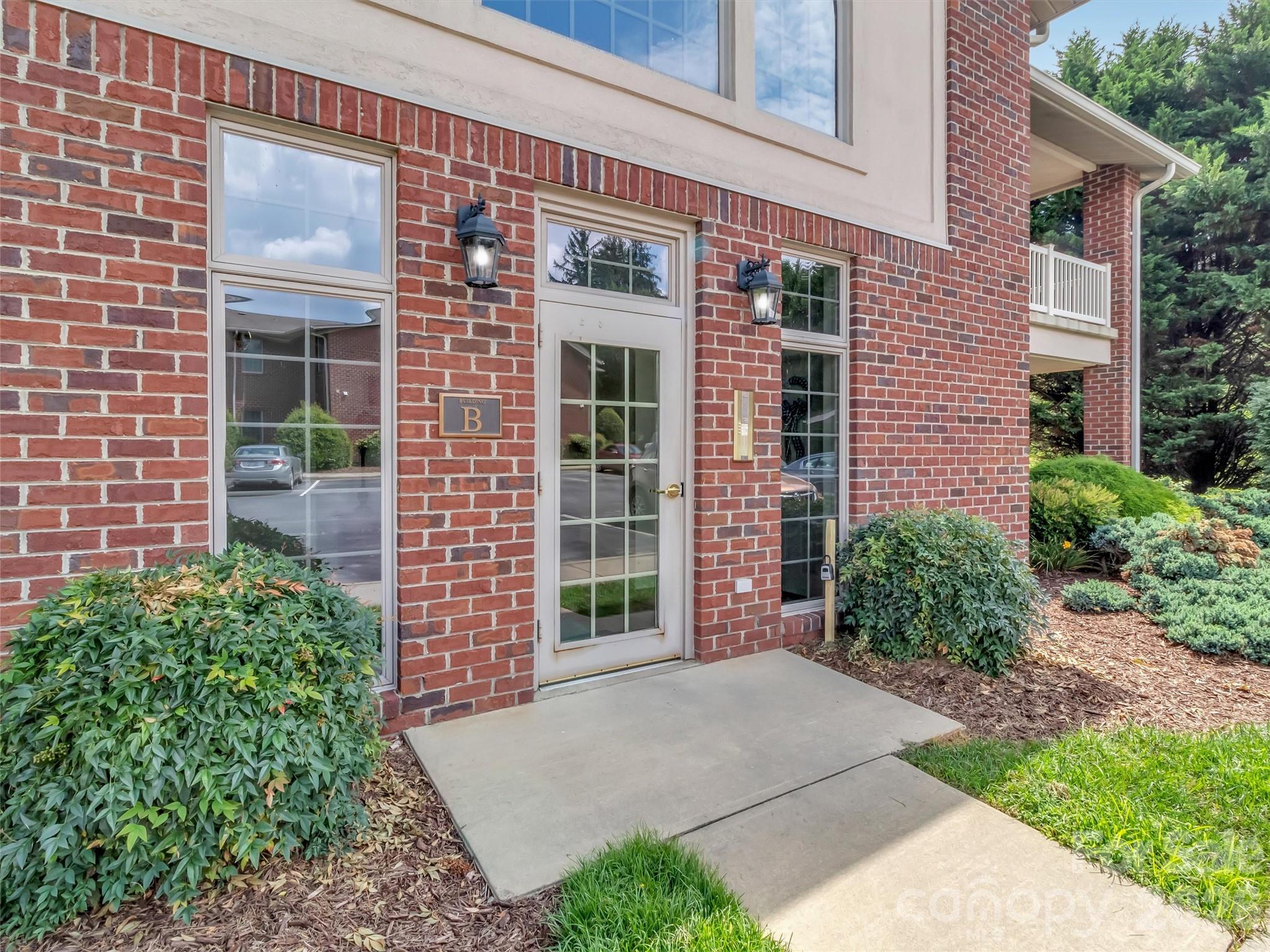 1465 S Lakeshore Drive B-2 Property Photo 5