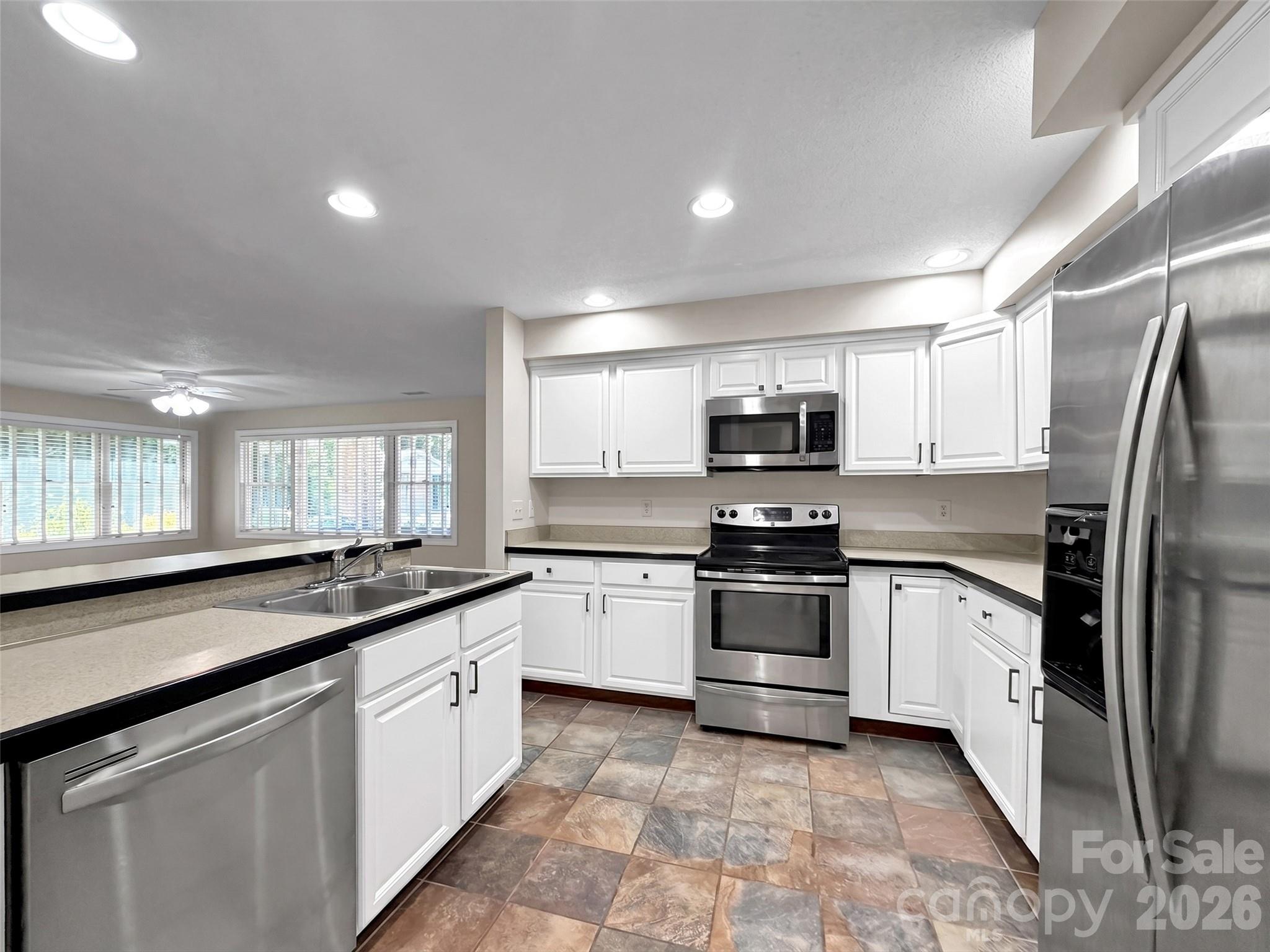 1465 S Lakeshore Drive B-2 Property Photo 15