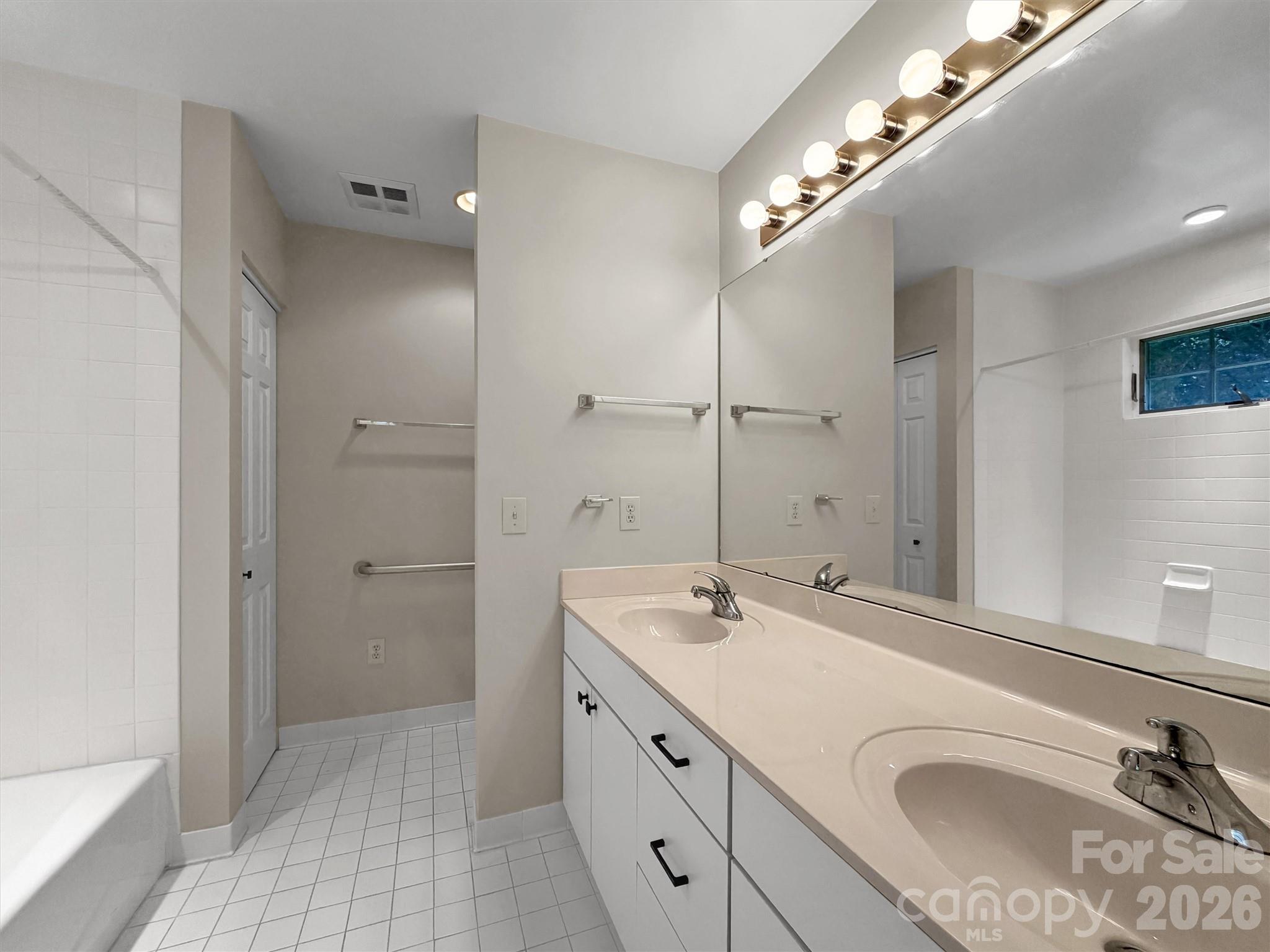 1465 S Lakeshore Drive B-2 Property Photo 22