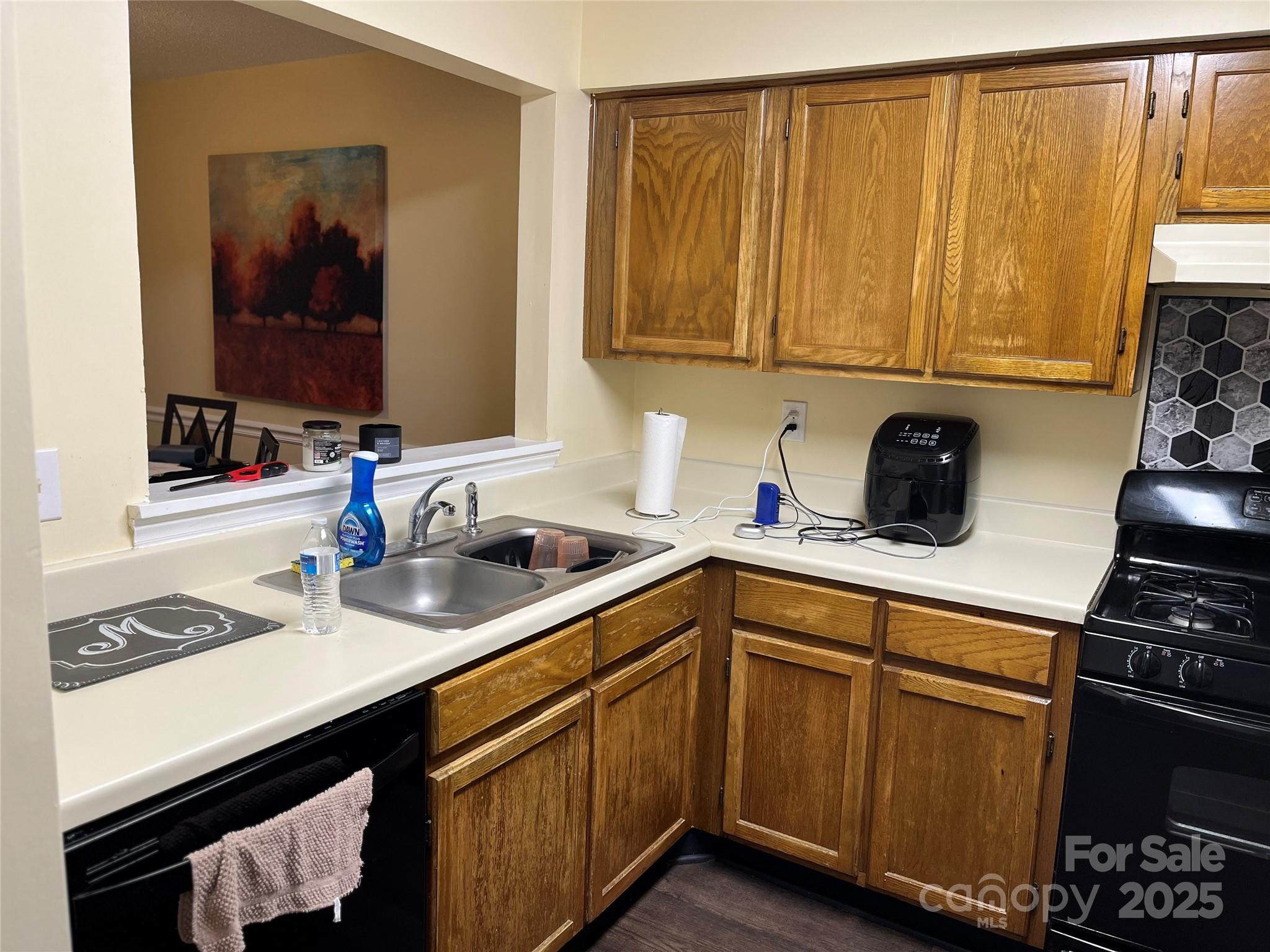 6011 Treetop Court Property Photo 10