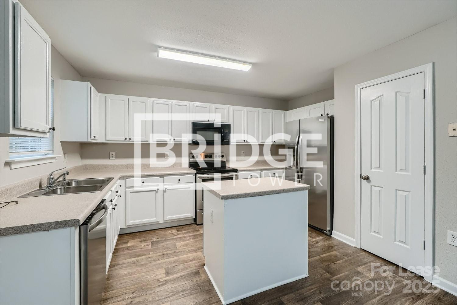 2100 Cranberry Woods Court Property Photo 4