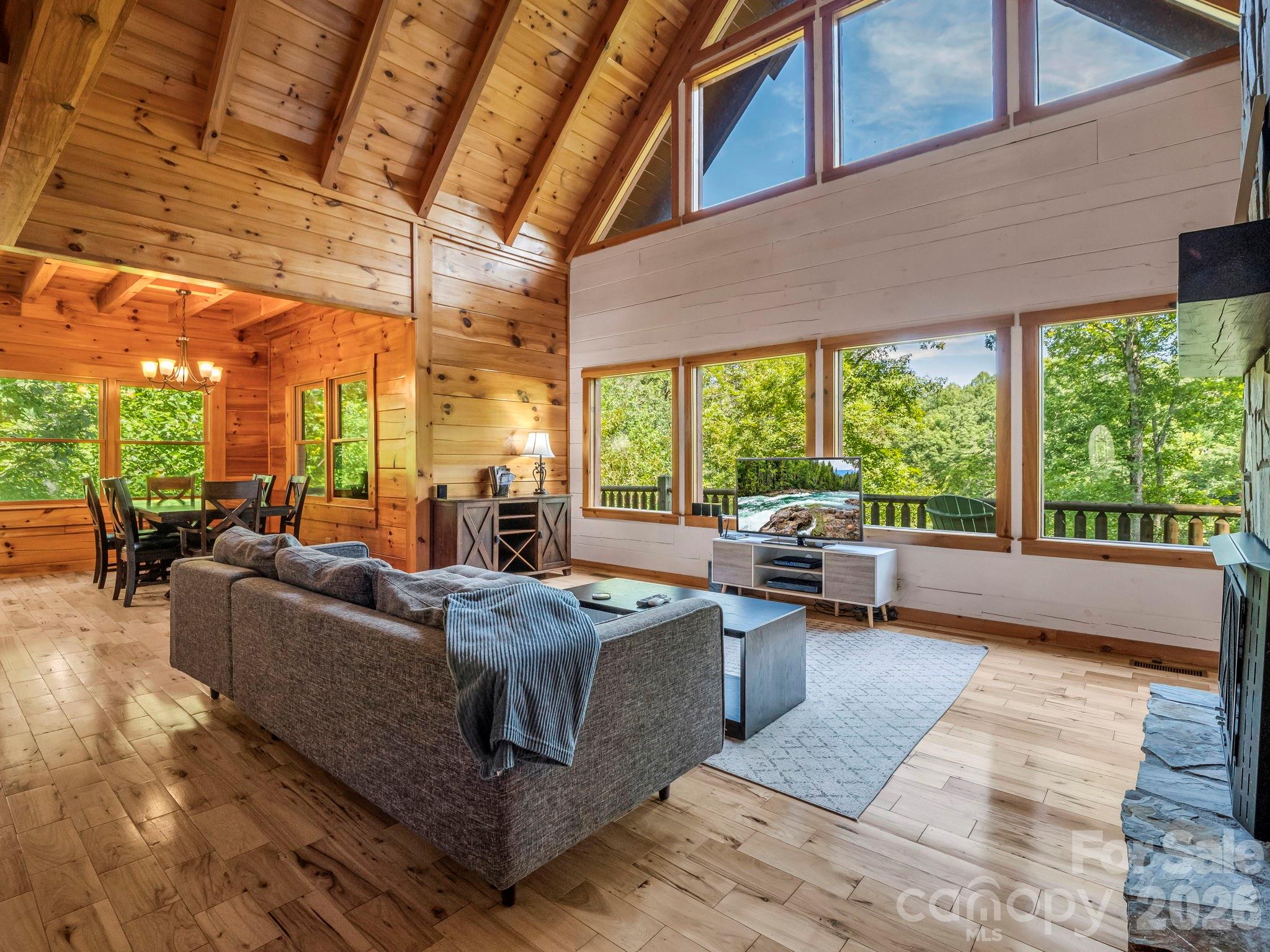 1029 Rainbow Circle Property Photo 2