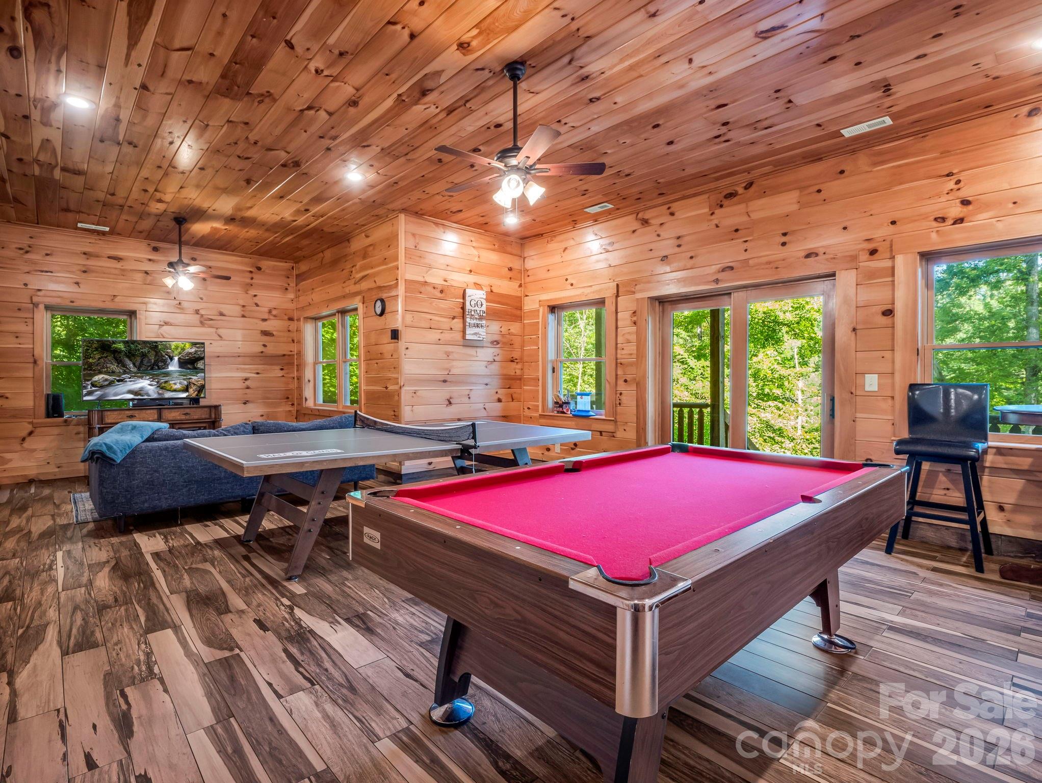 1029 Rainbow Circle Property Photo 3