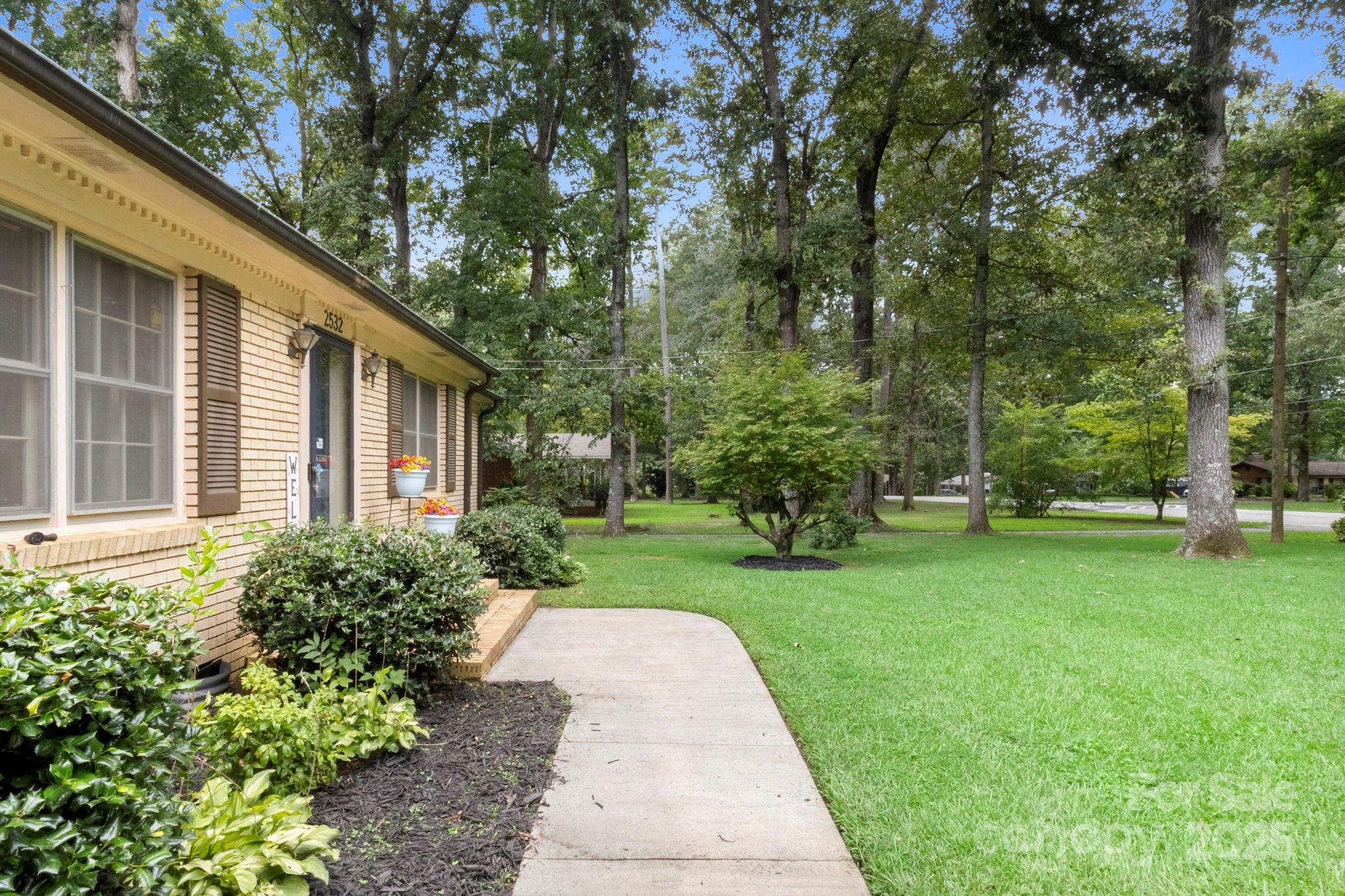 2532 Carroll Street Property Photo 3