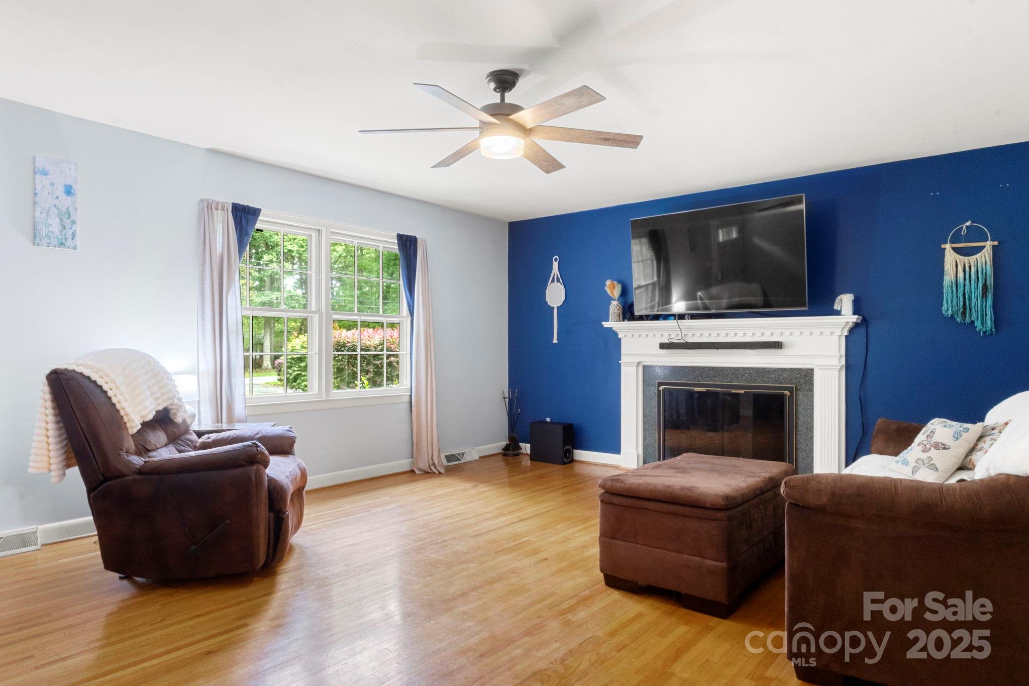 2532 Carroll Street Property Photo 7