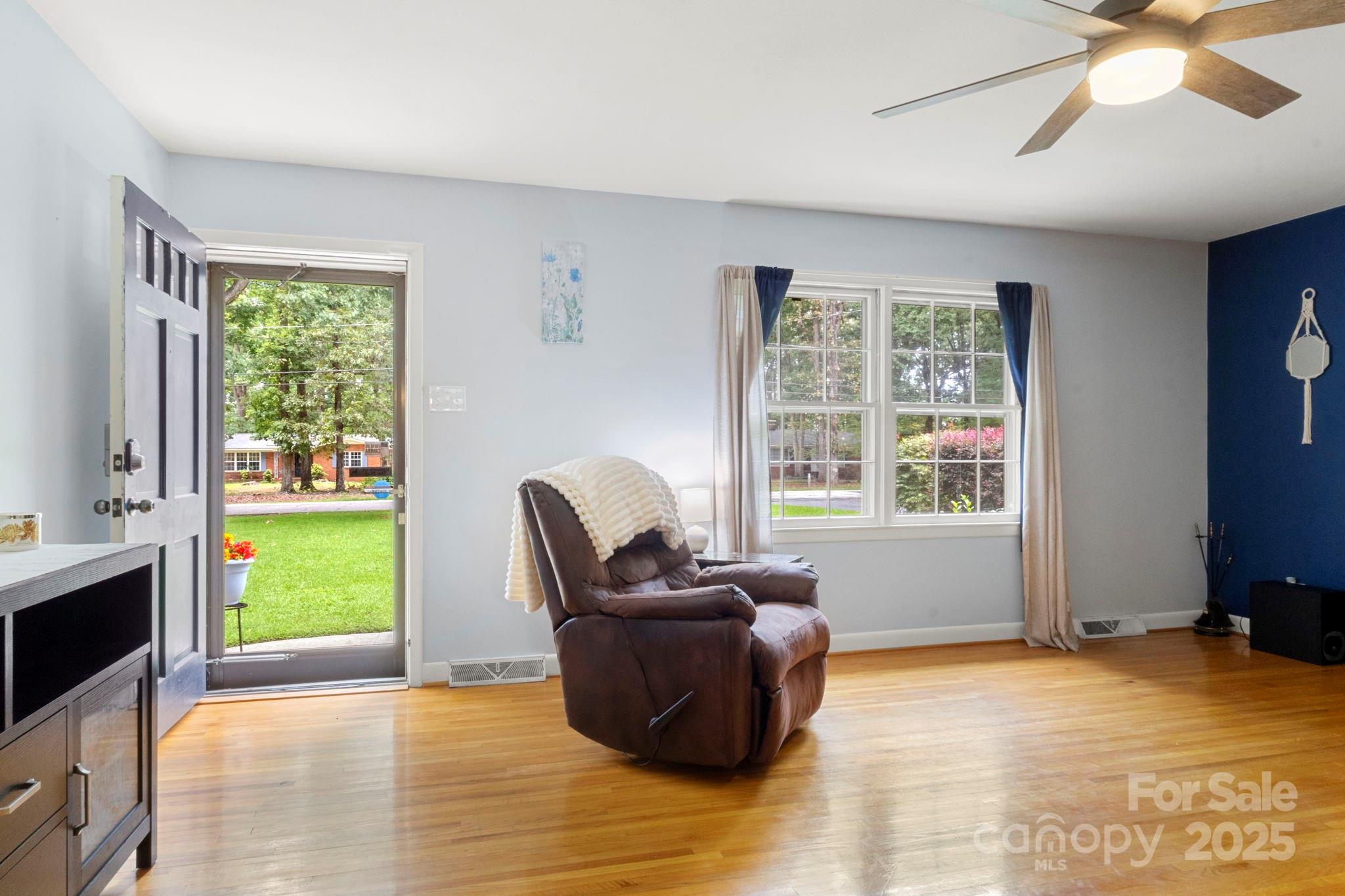 2532 Carroll Street Property Photo 9