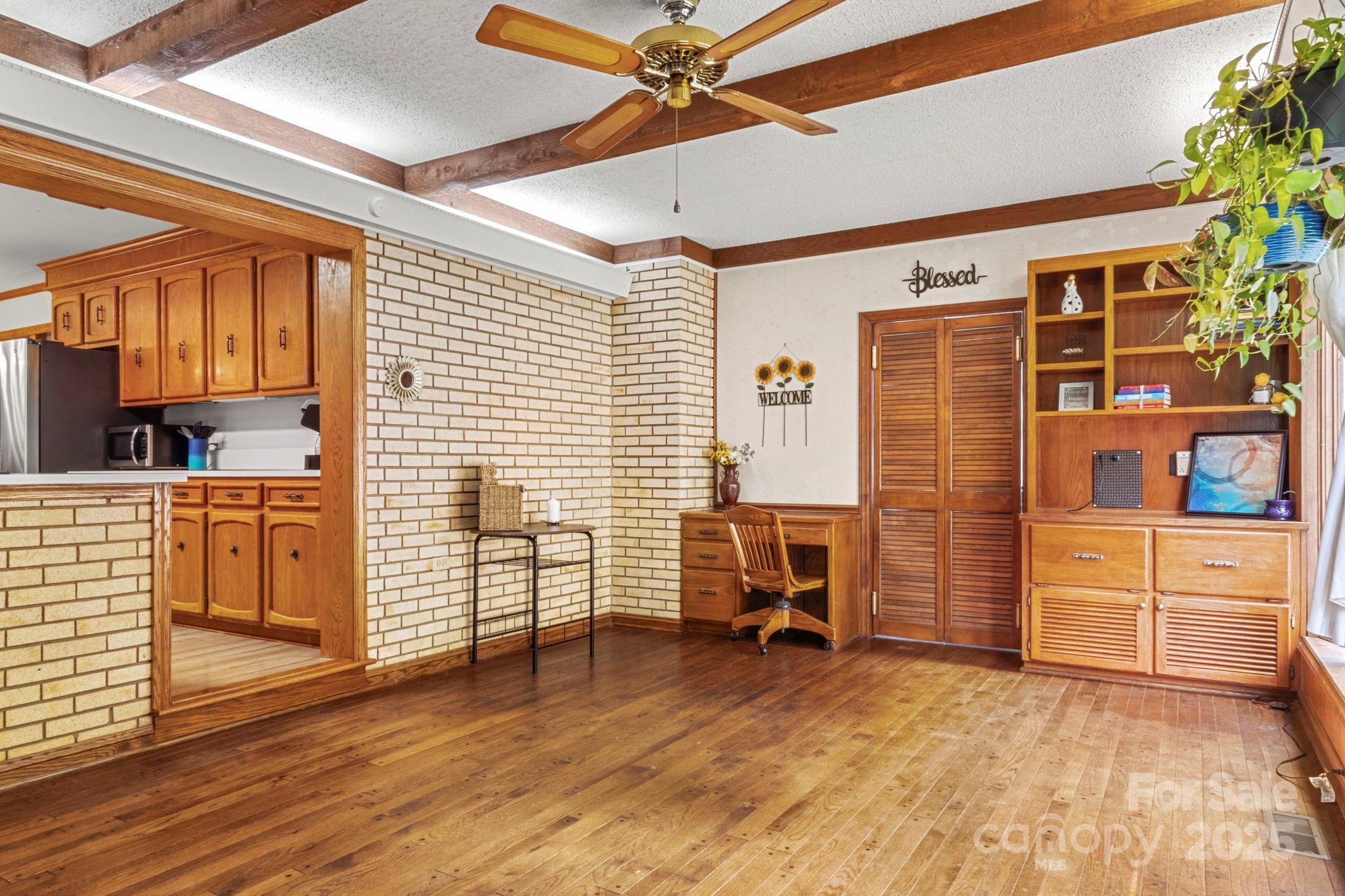 2532 Carroll Street Property Photo 20