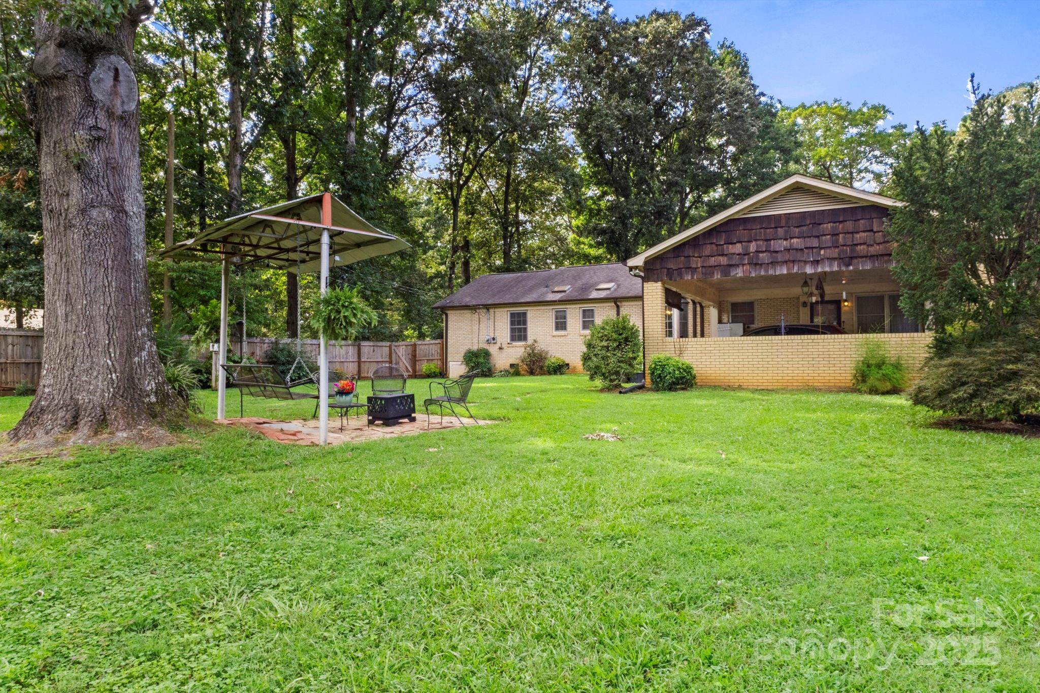 2532 Carroll Street Property Photo 31