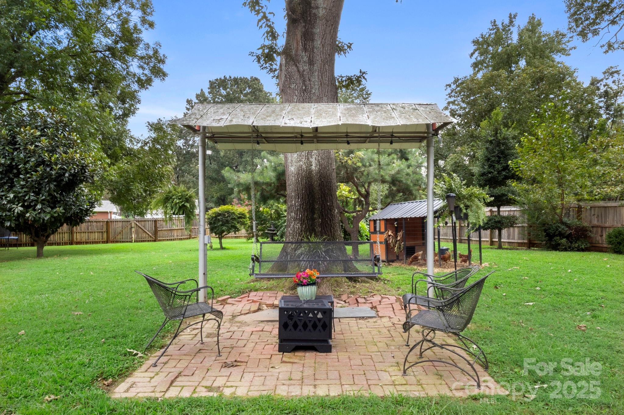 2532 Carroll Street Property Photo 32