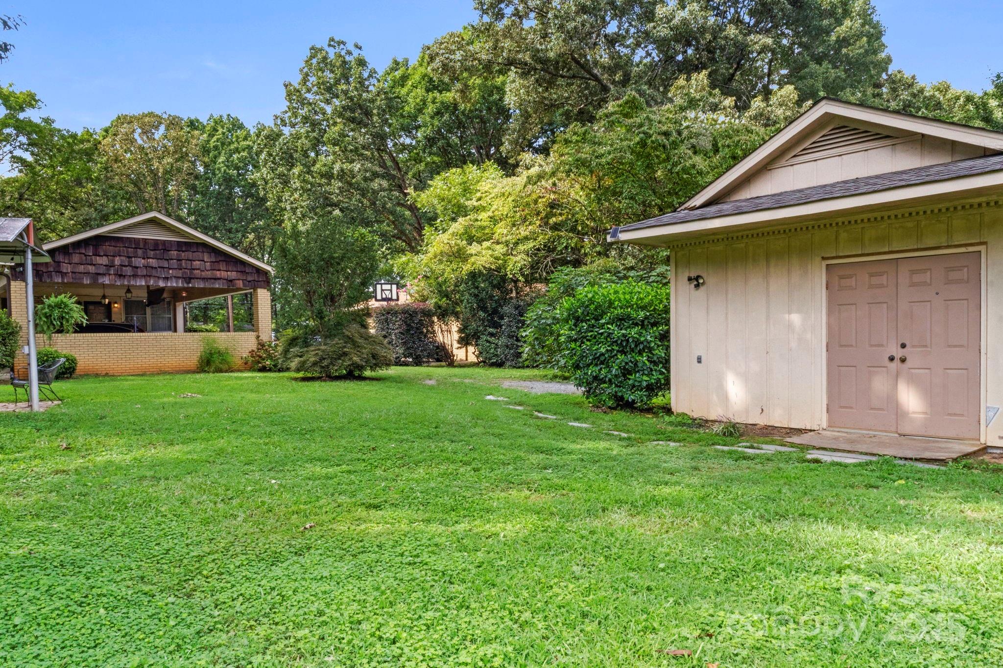 2532 Carroll Street Property Photo 34