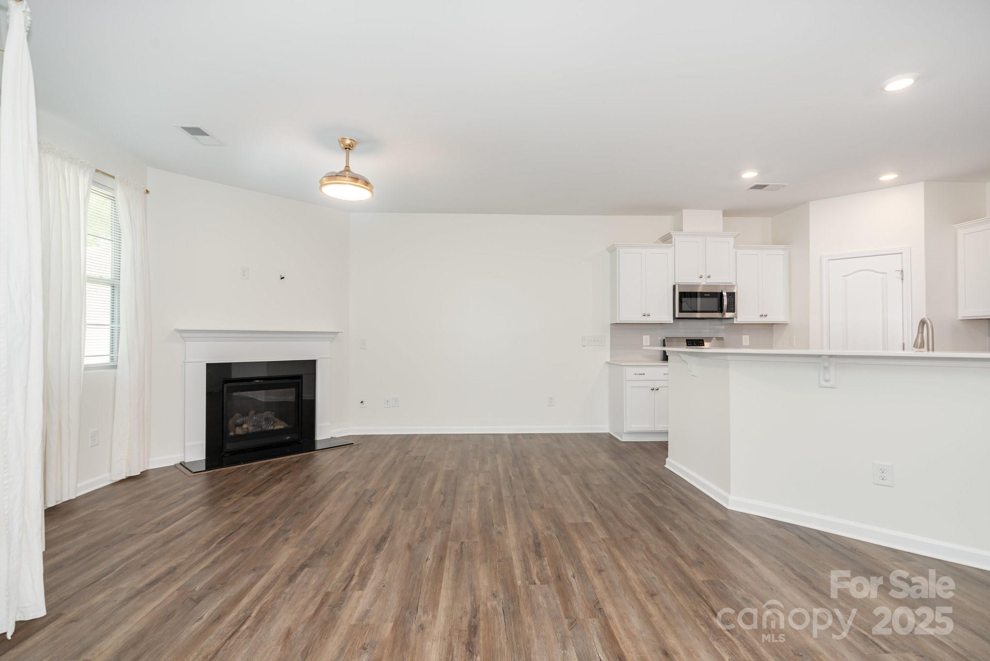 3413 Scottish Fern Lane 160 Property Photo 6