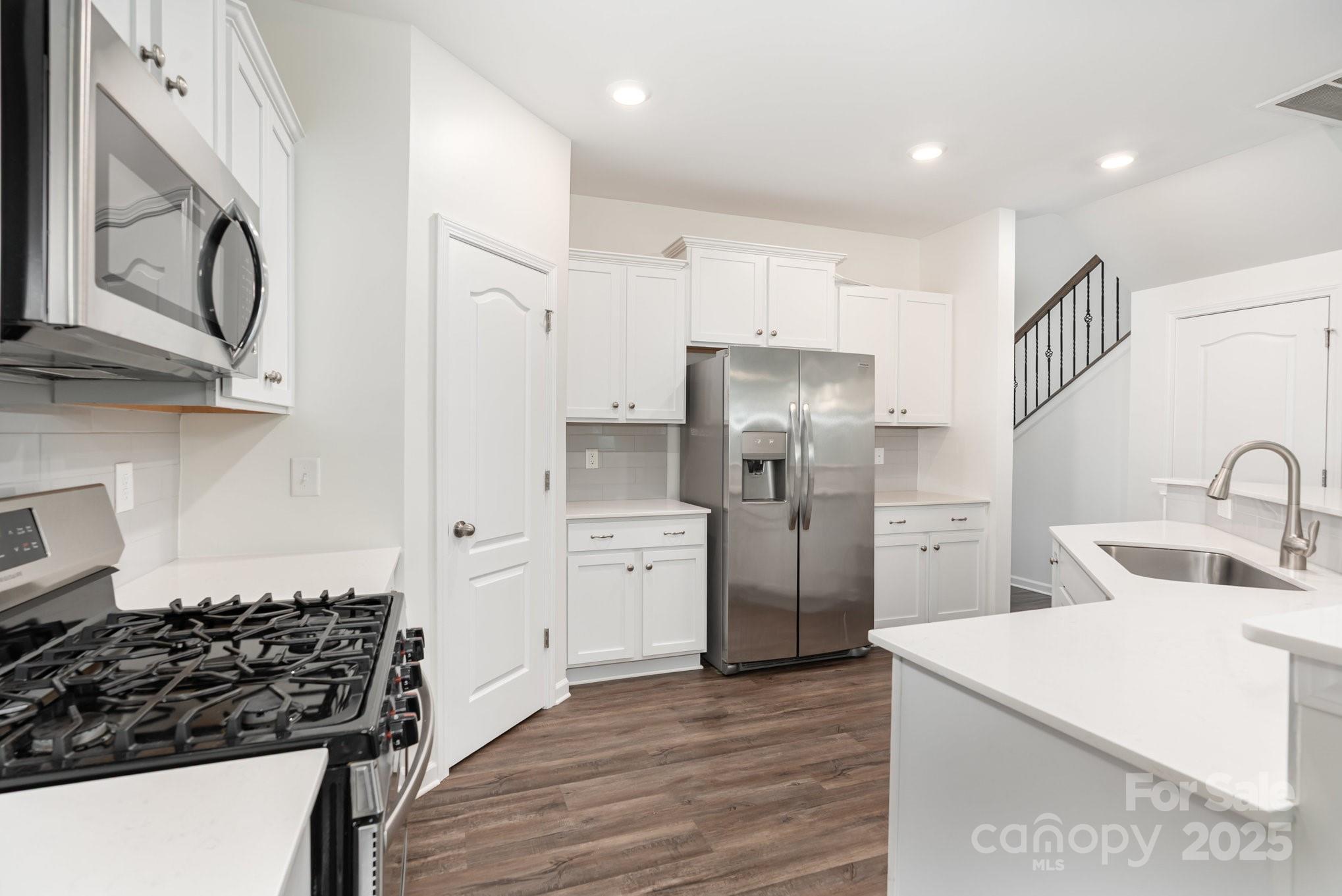 3413 Scottish Fern Lane 160 Property Photo 8