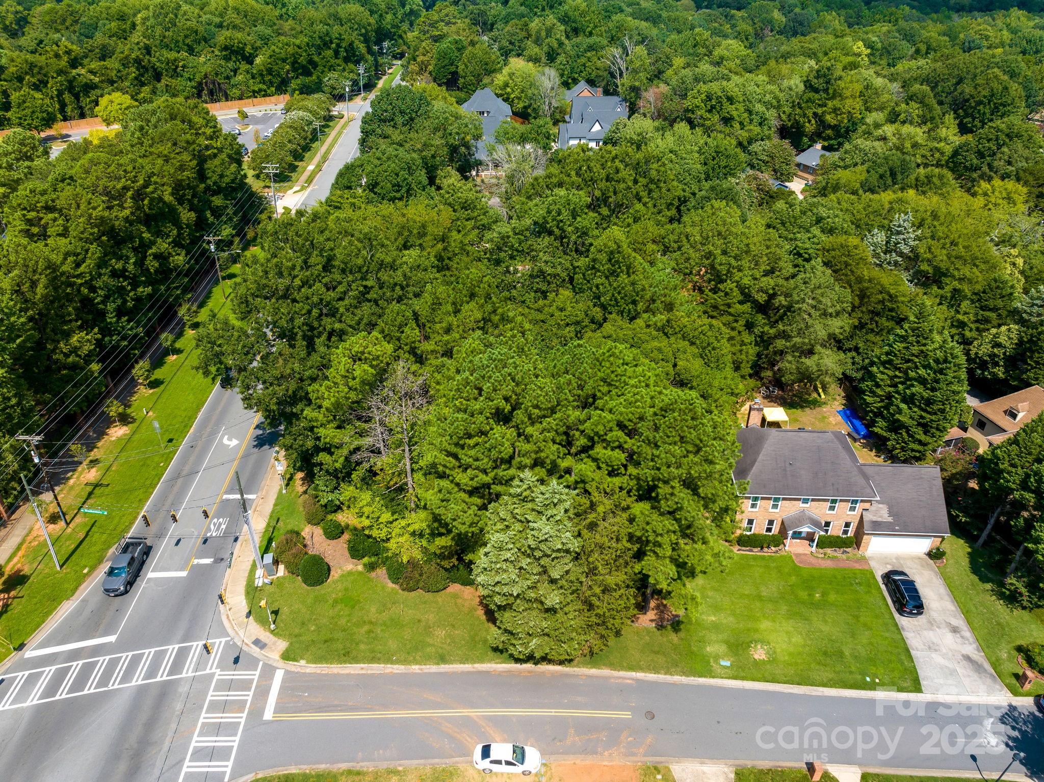 101 N Brackenbury Lane Property Photo 7