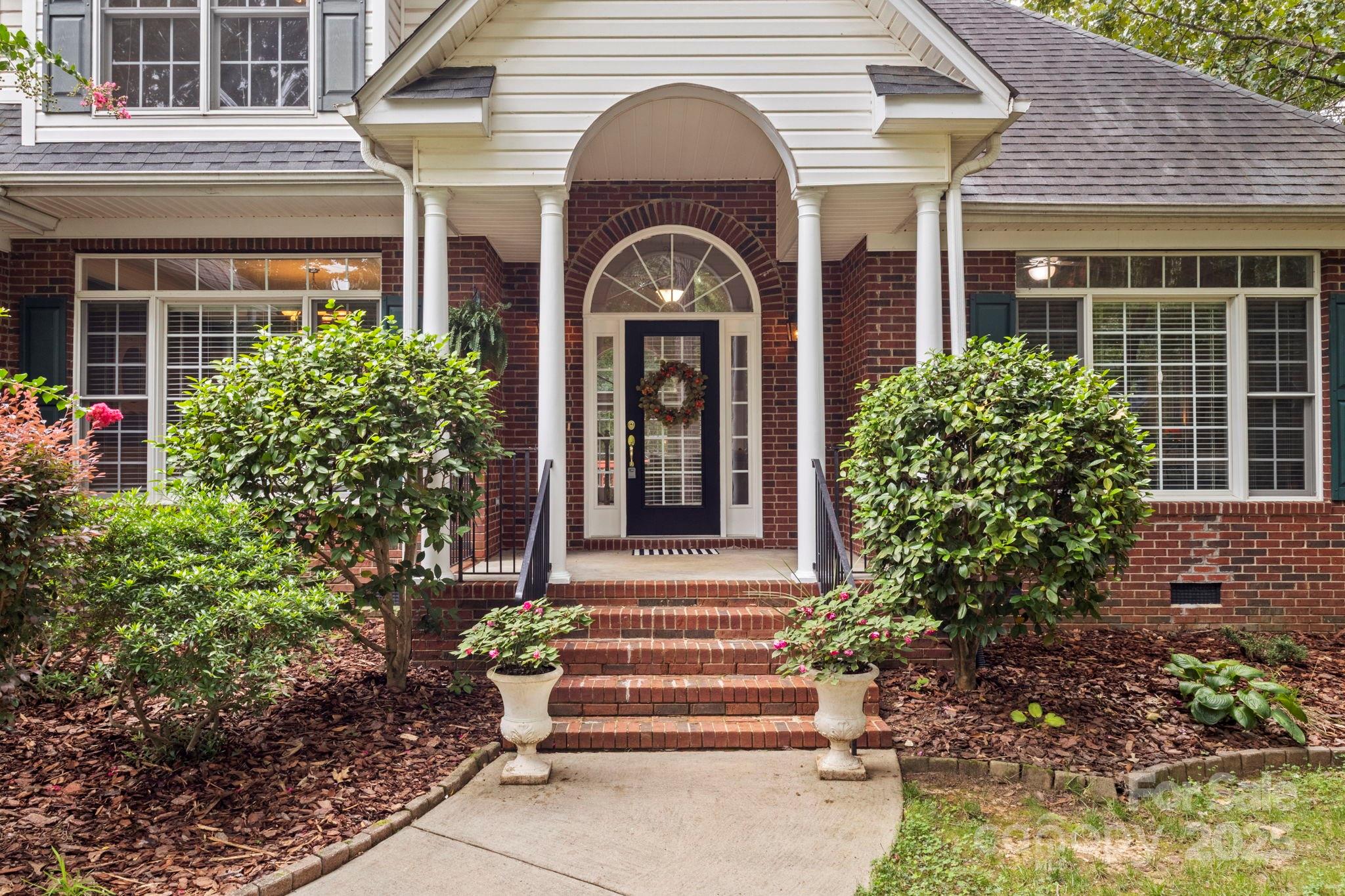 709 Pierce Court Property Photo 2