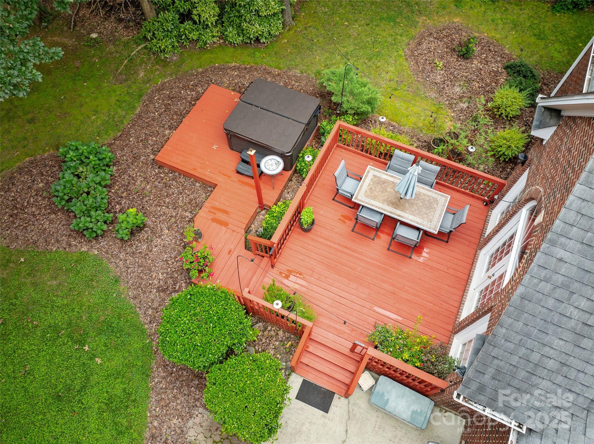 709 Pierce Court Property Photo 5