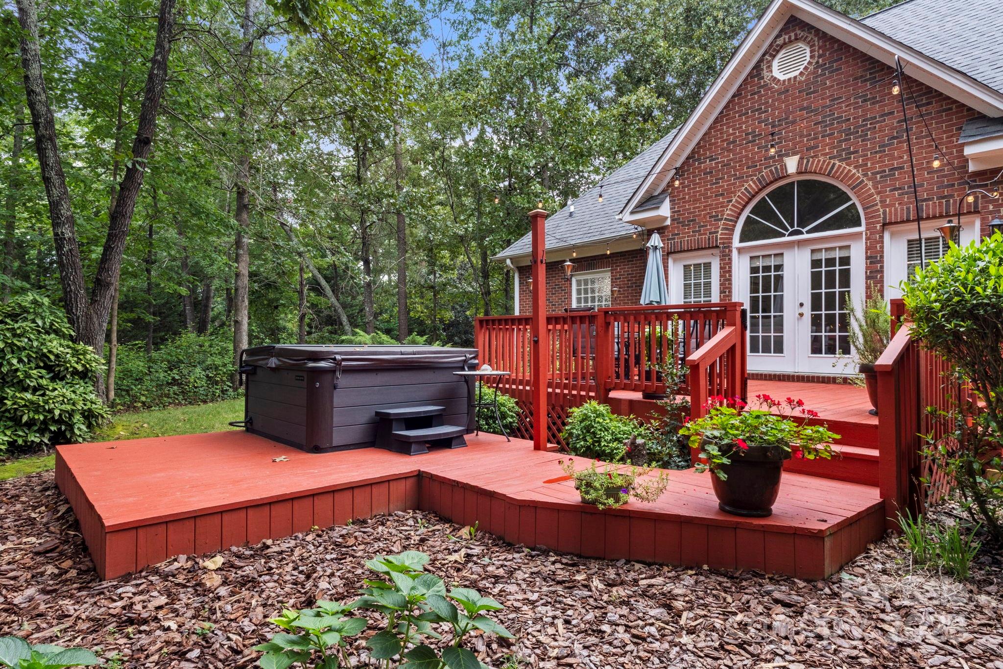 709 Pierce Court Property Photo 7