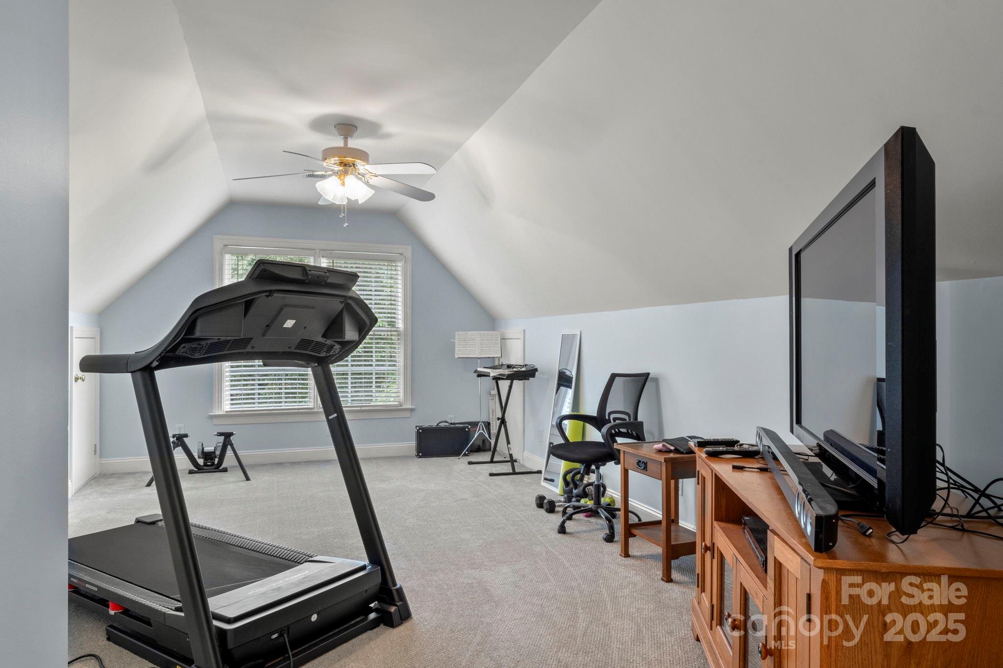 709 Pierce Court Property Photo 38