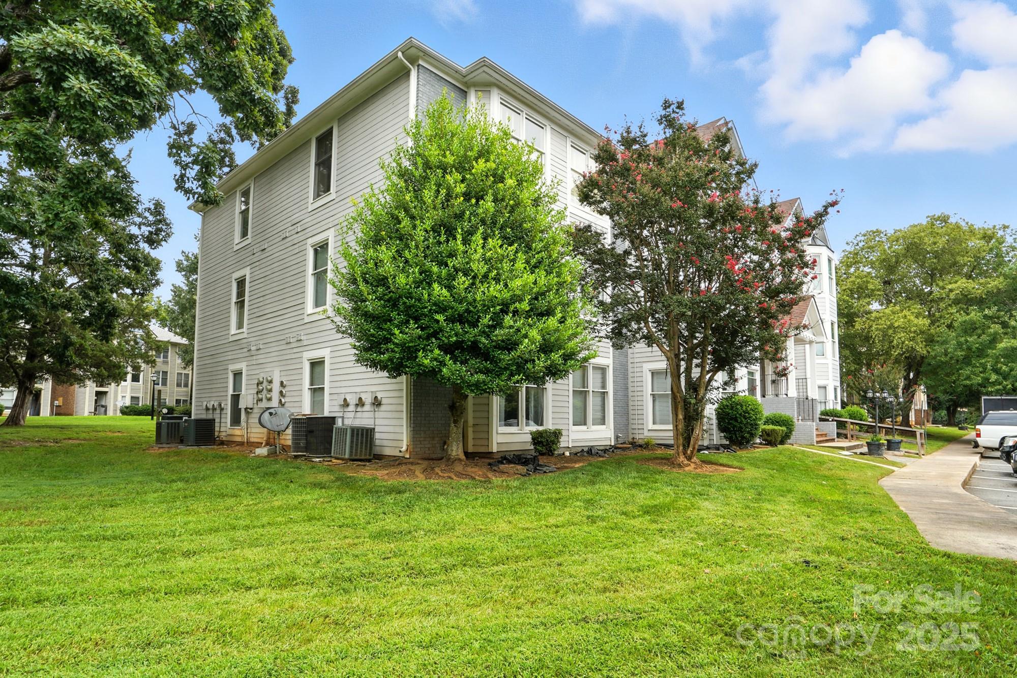 7360 Rose Terrace Court Property Photo 1