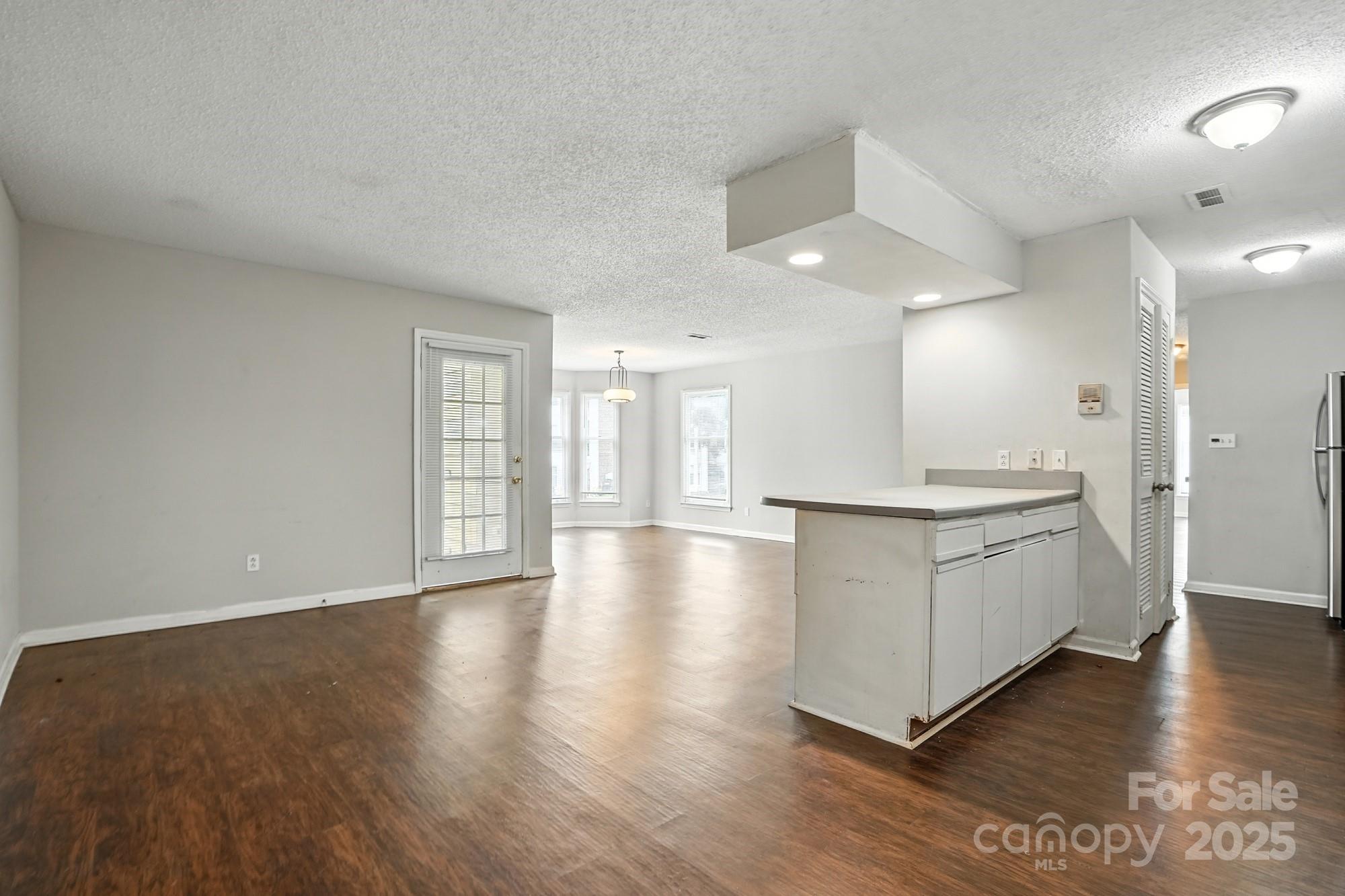 7360 Rose Terrace Court Property Photo 5