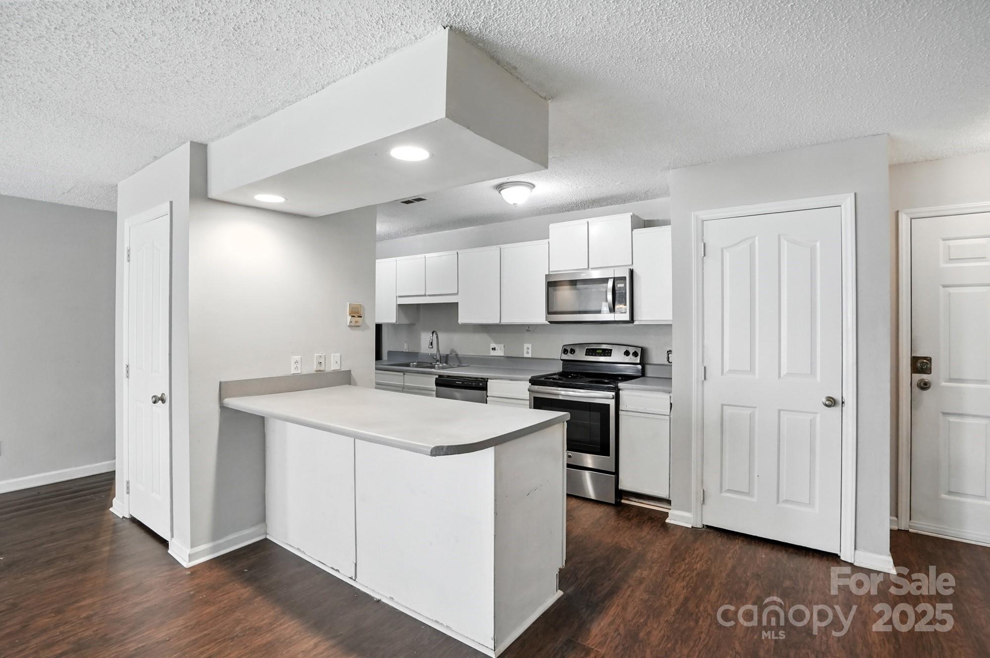 7360 Rose Terrace Court Property Photo 10