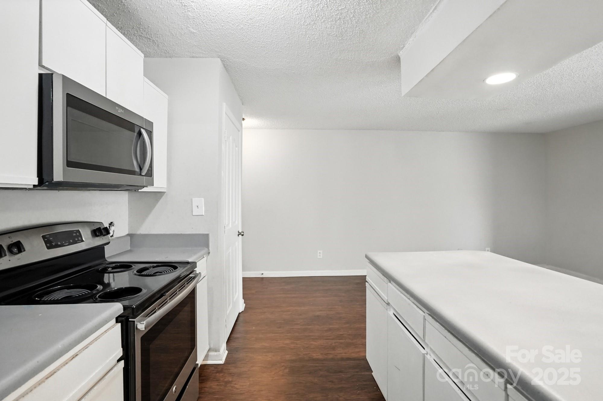 7360 Rose Terrace Court Property Photo 13