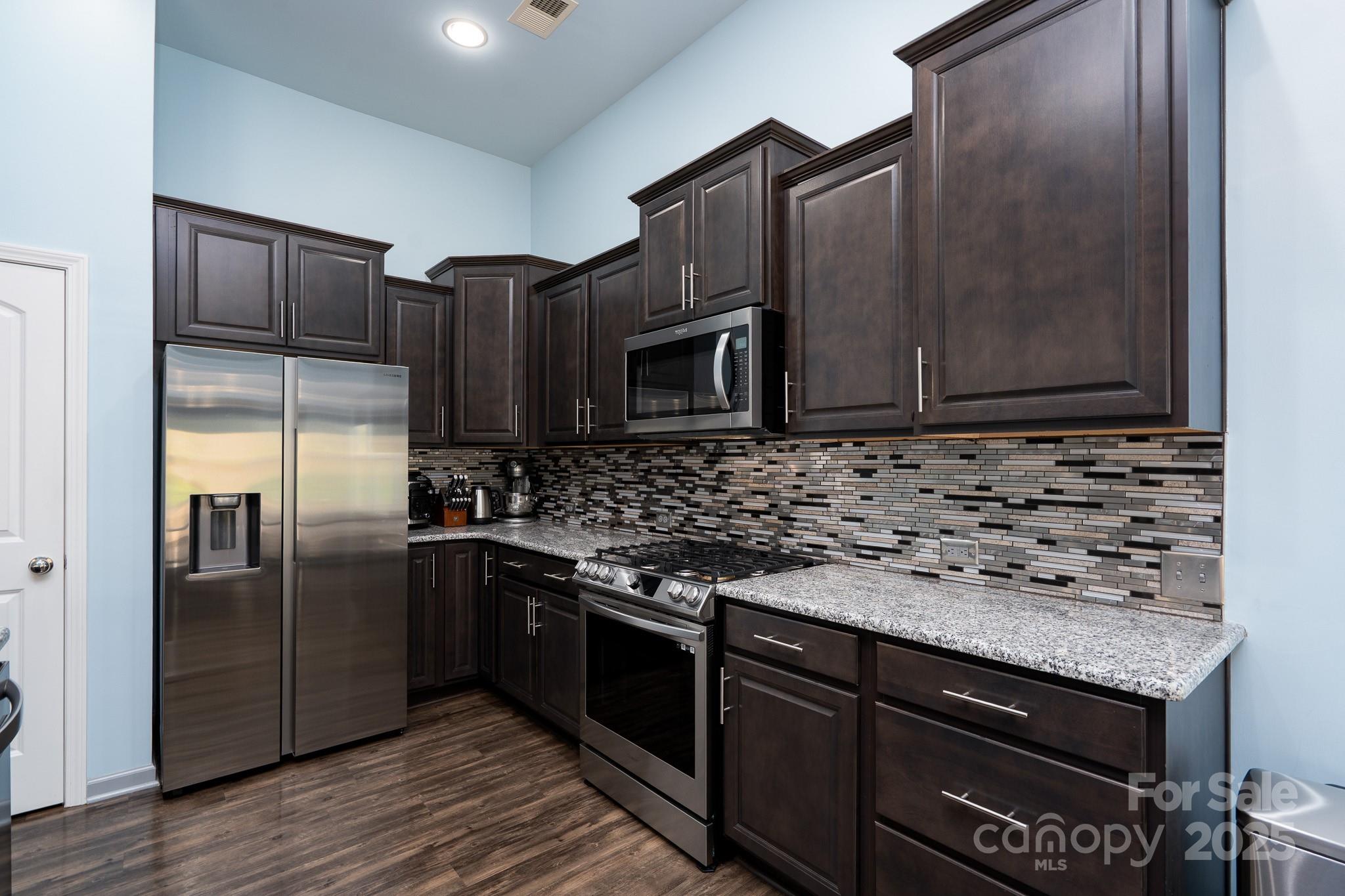 202 Paradise Hills Circle Property Photo 1