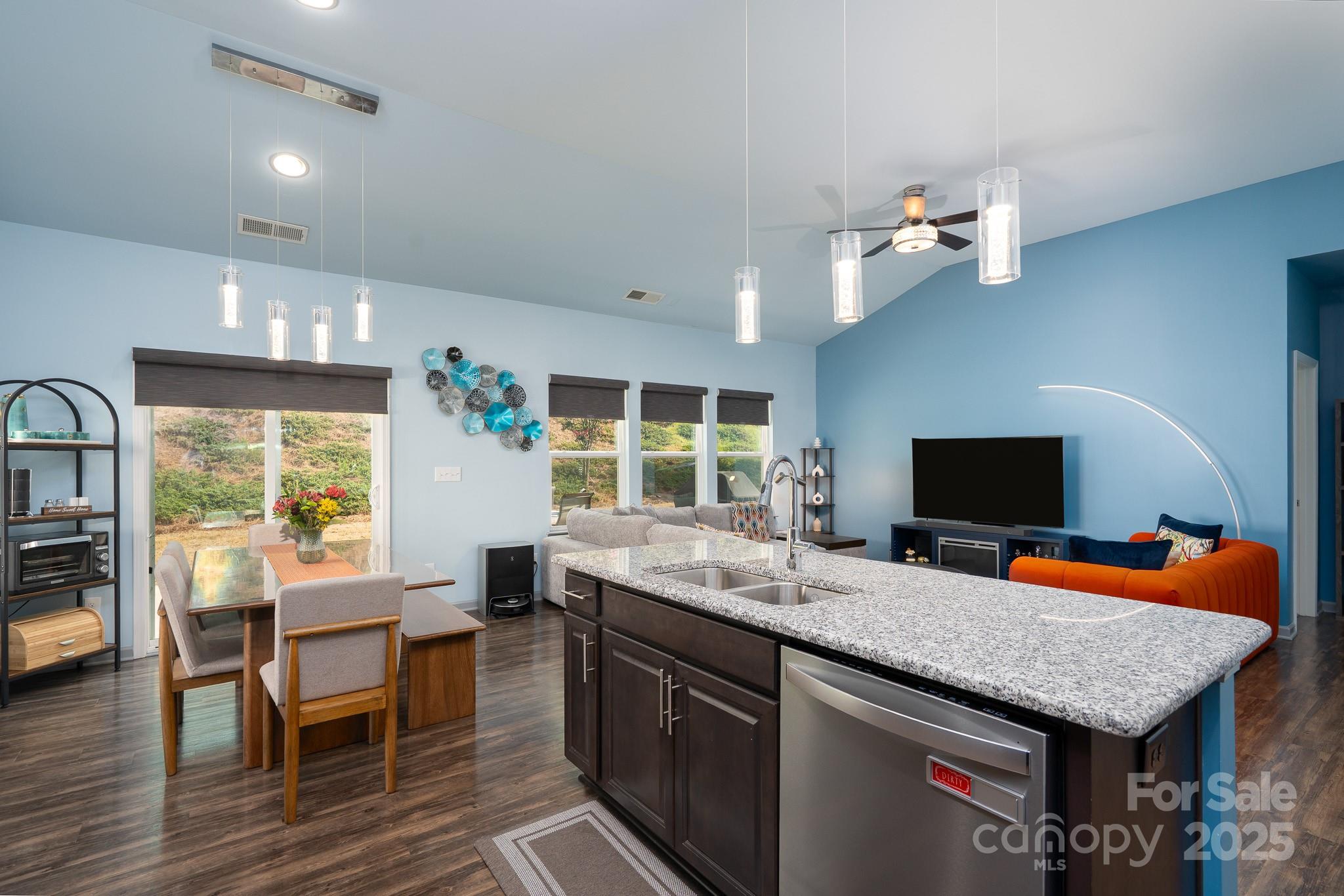 202 Paradise Hills Circle Property Photo 7