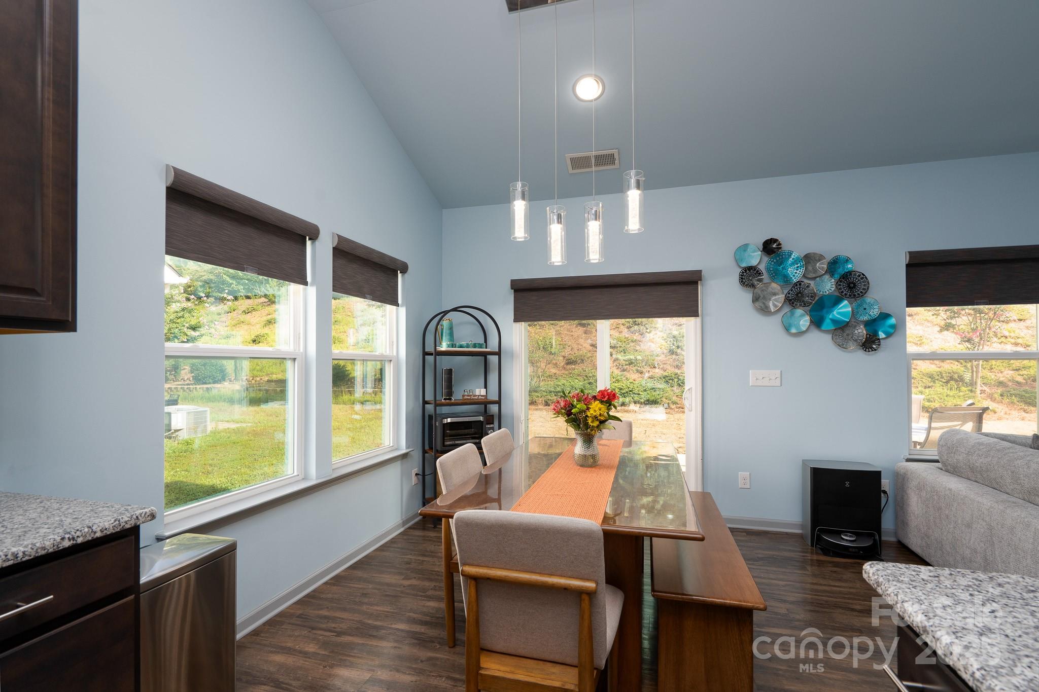 202 Paradise Hills Circle Property Photo 8