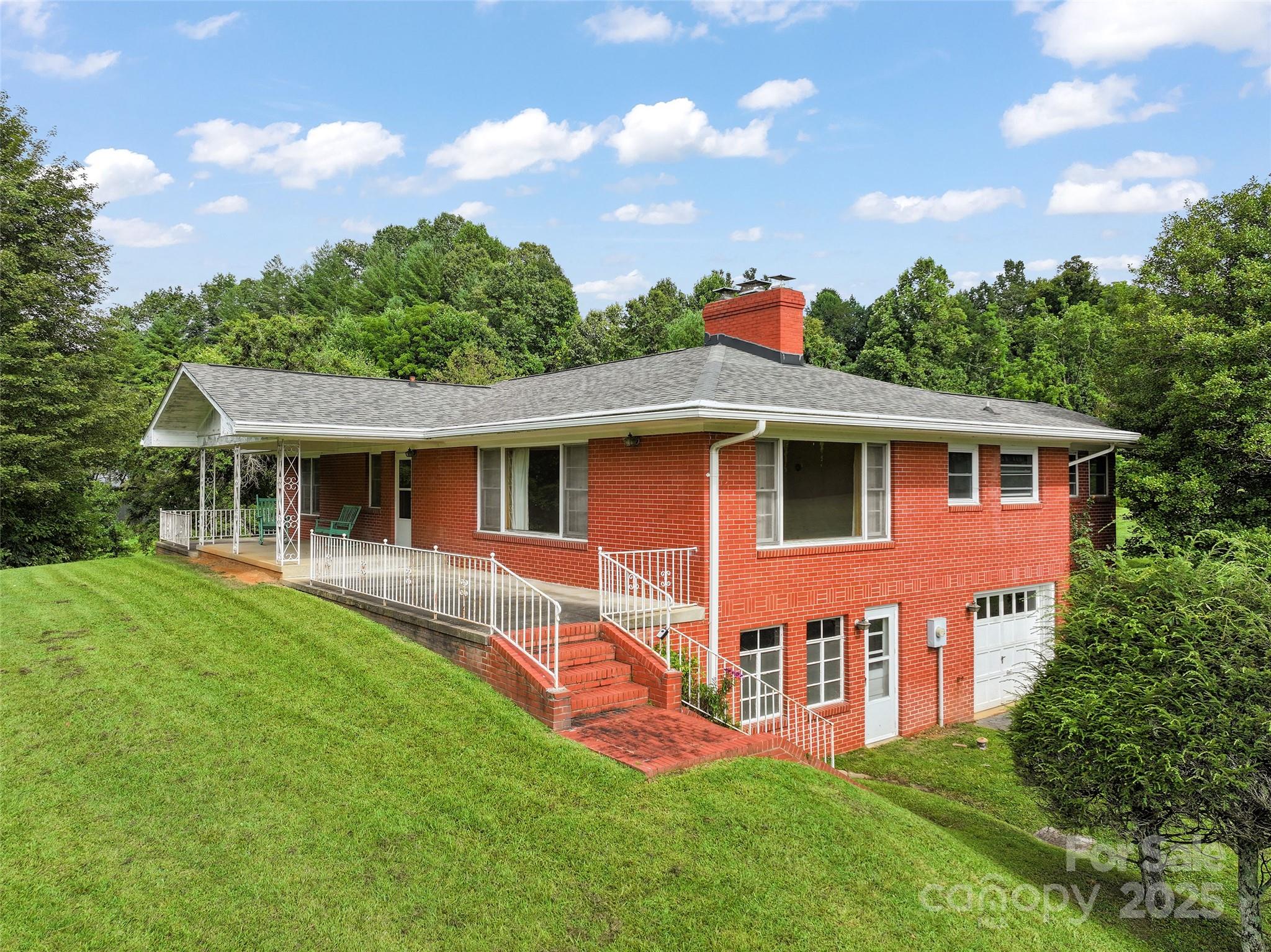 5 Noland Downs Road Property Photo 2
