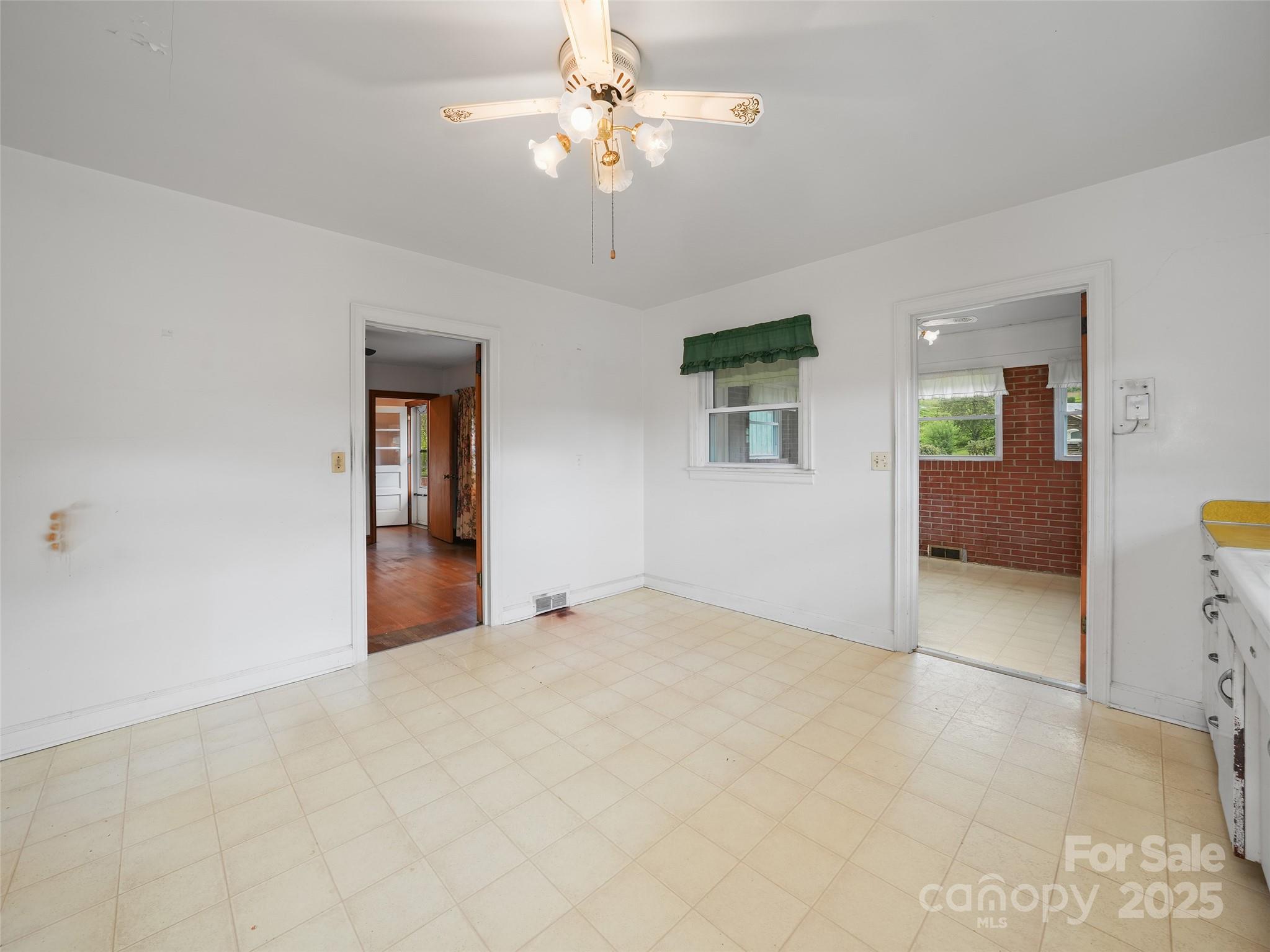 5 Noland Downs Road Property Photo 12