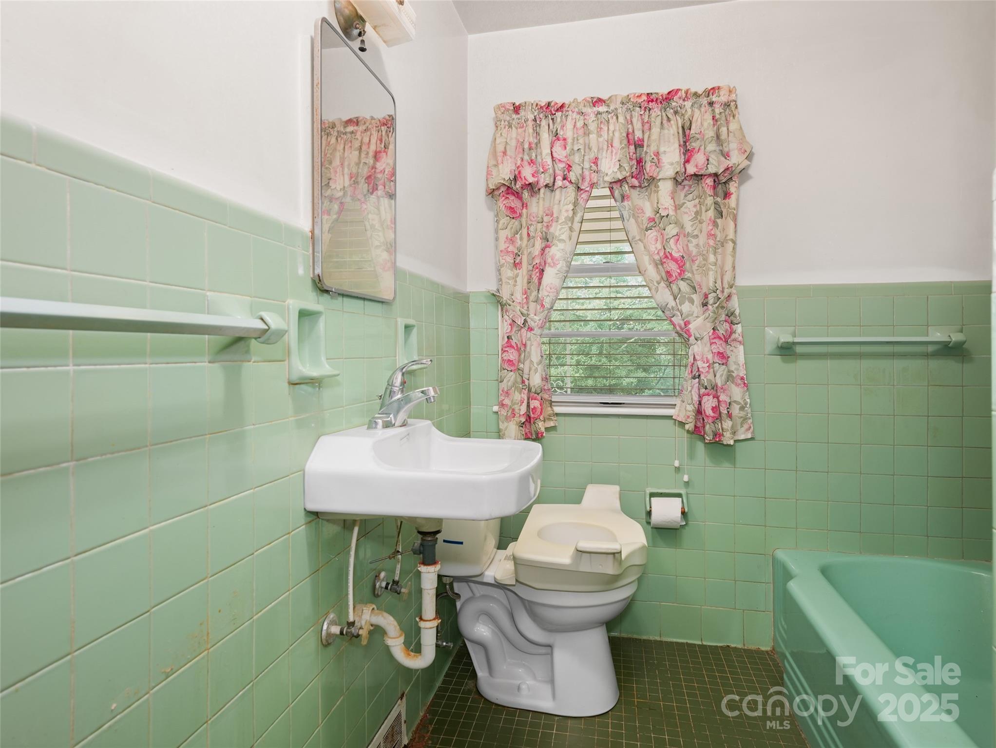 5 Noland Downs Road Property Photo 15