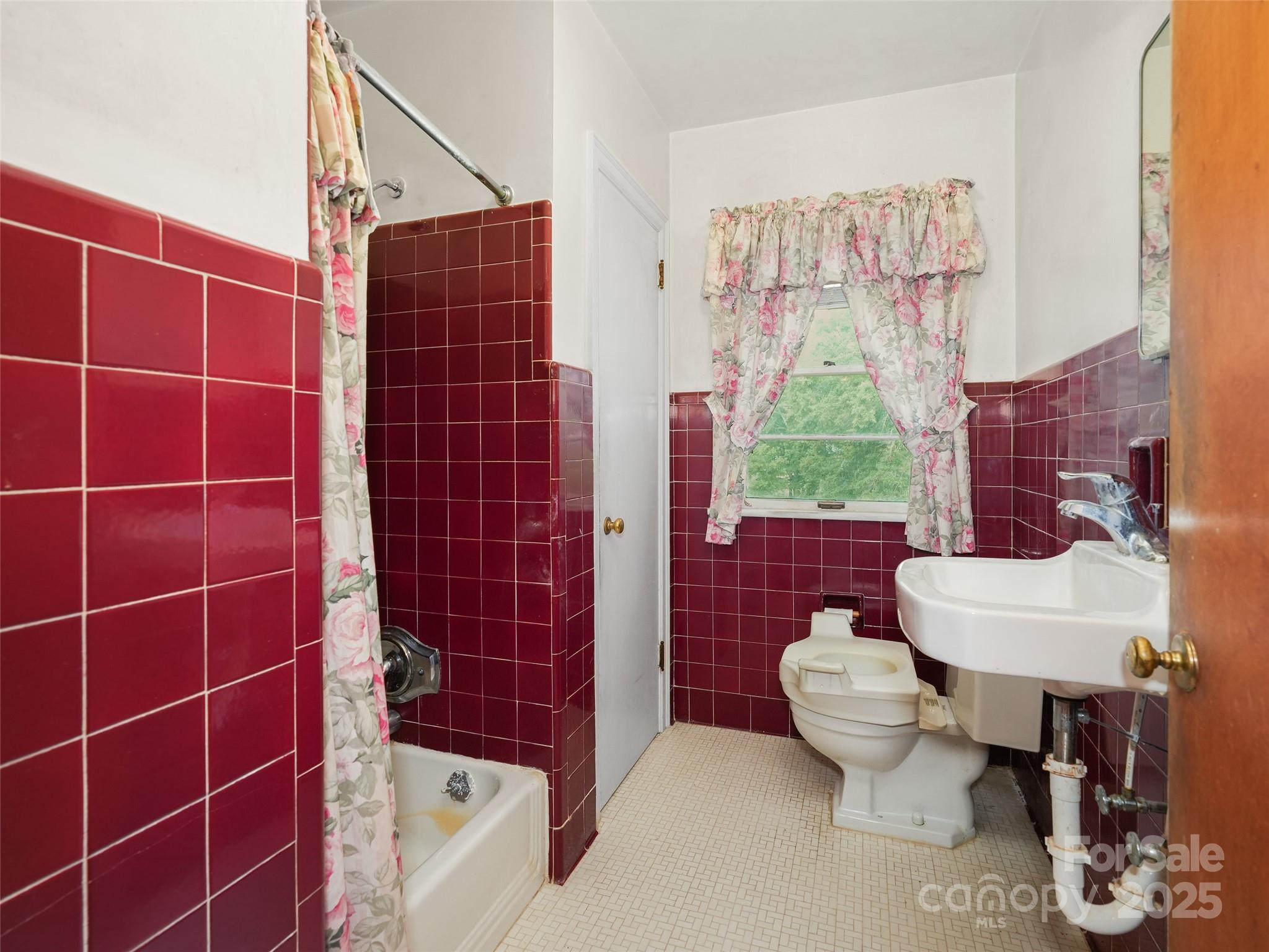 5 Noland Downs Road Property Photo 17