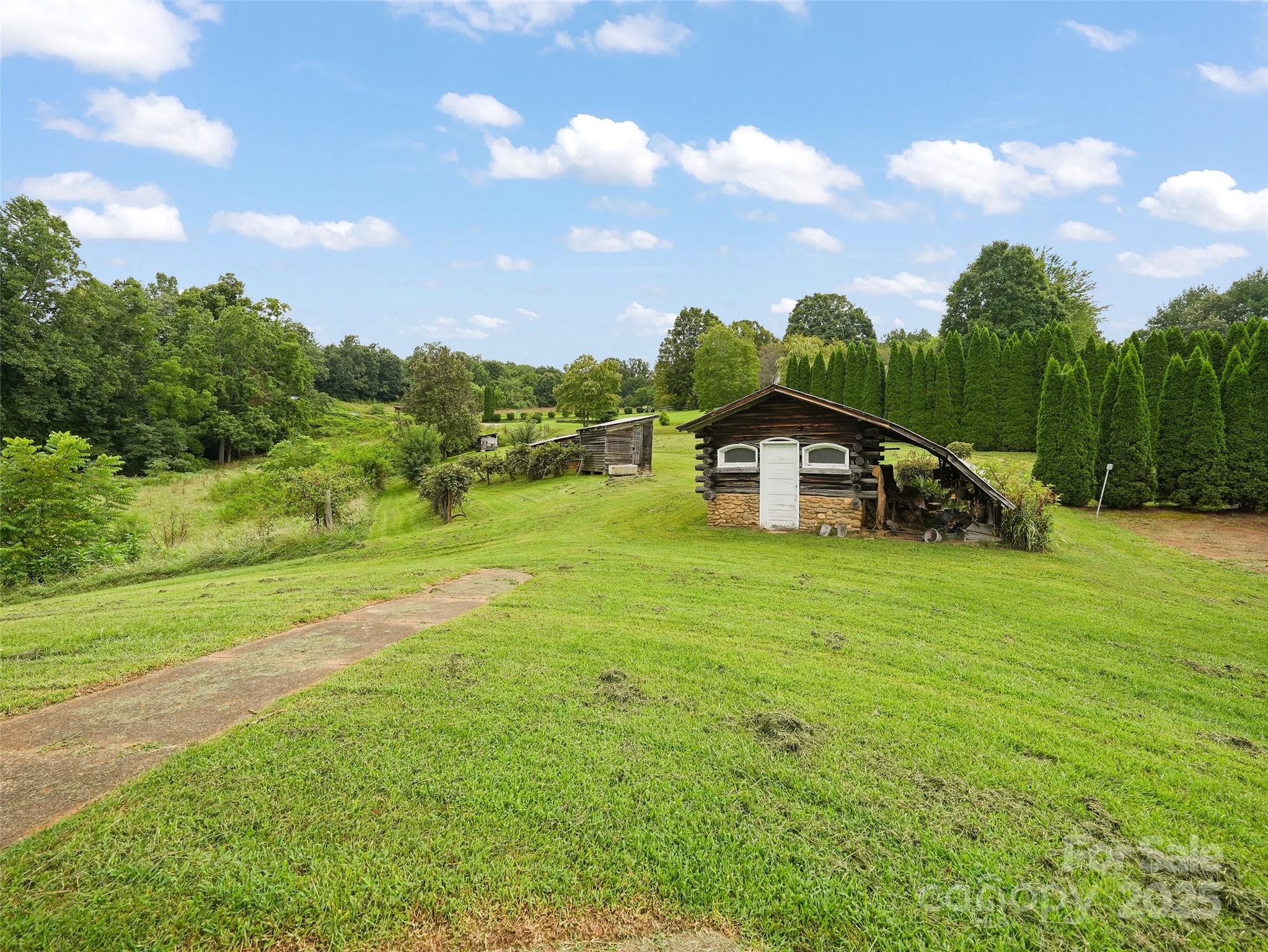 5 Noland Downs Road Property Photo 28