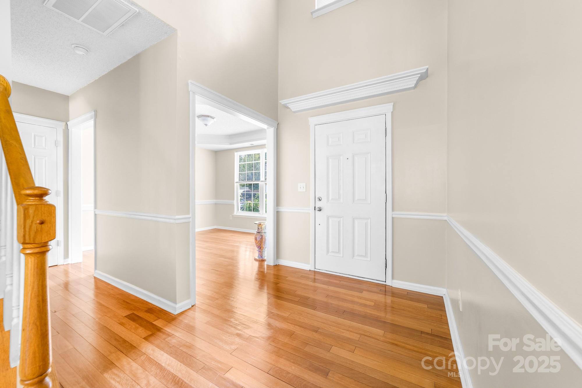 10422 Baskerville Avenue Property Photo 4